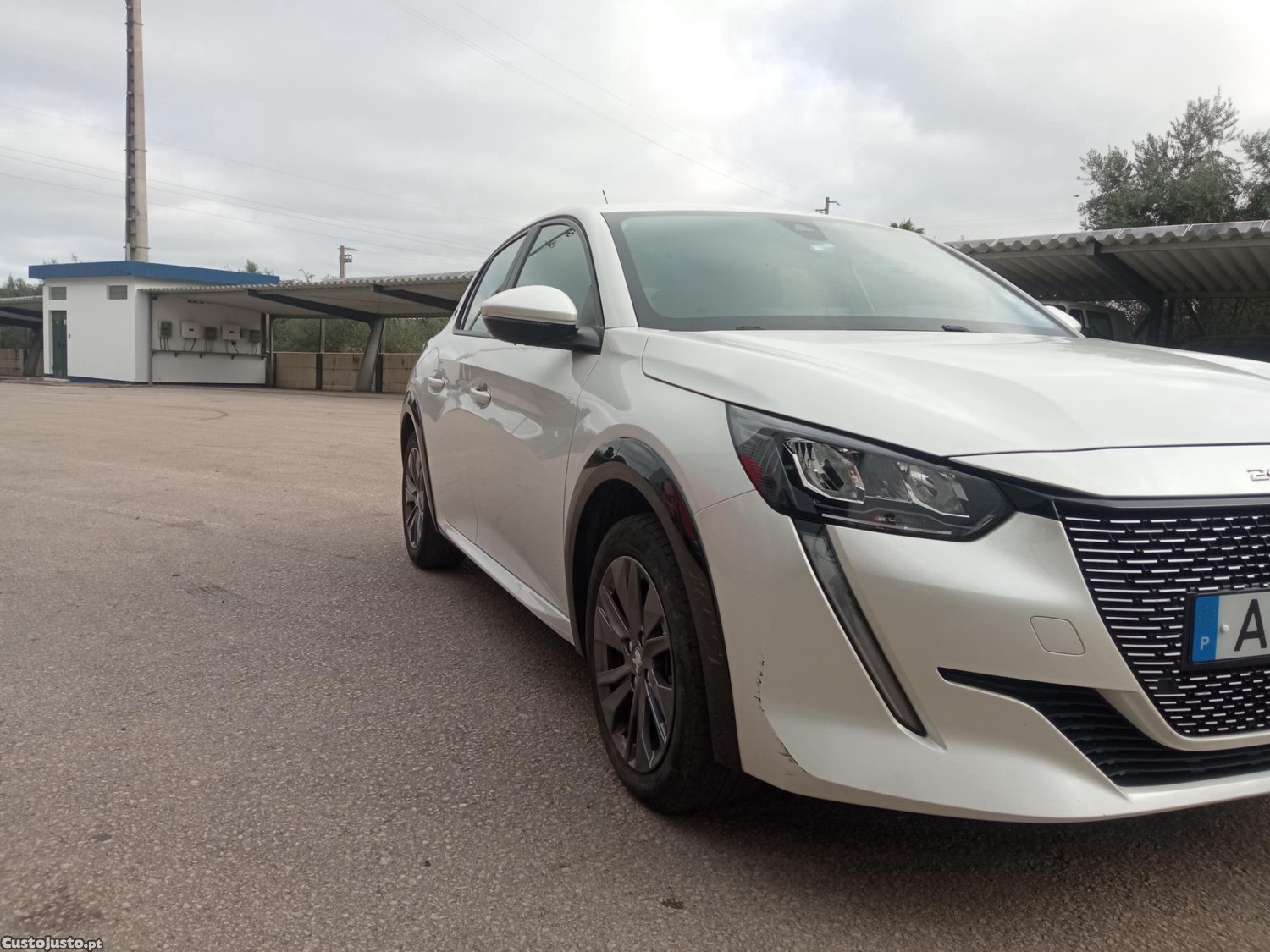 Peugeot e-208 100KW — fotografia 4