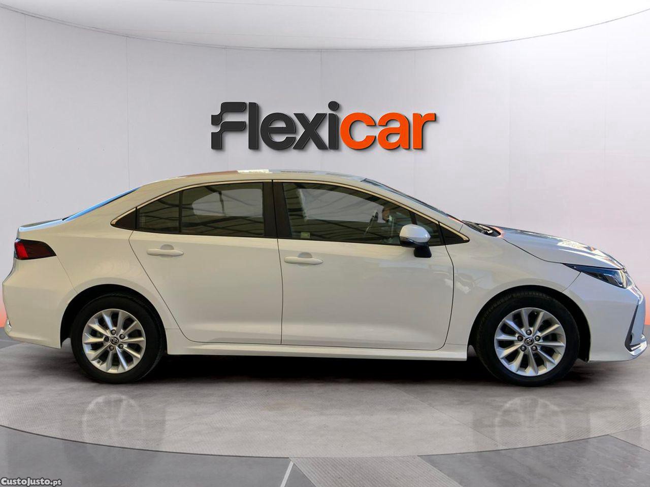 Toyota Corolla 1.5 VVT COMFORT — fotografia 12