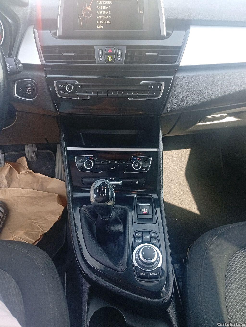BMW 216 Gran Tourer . — fotografia 4