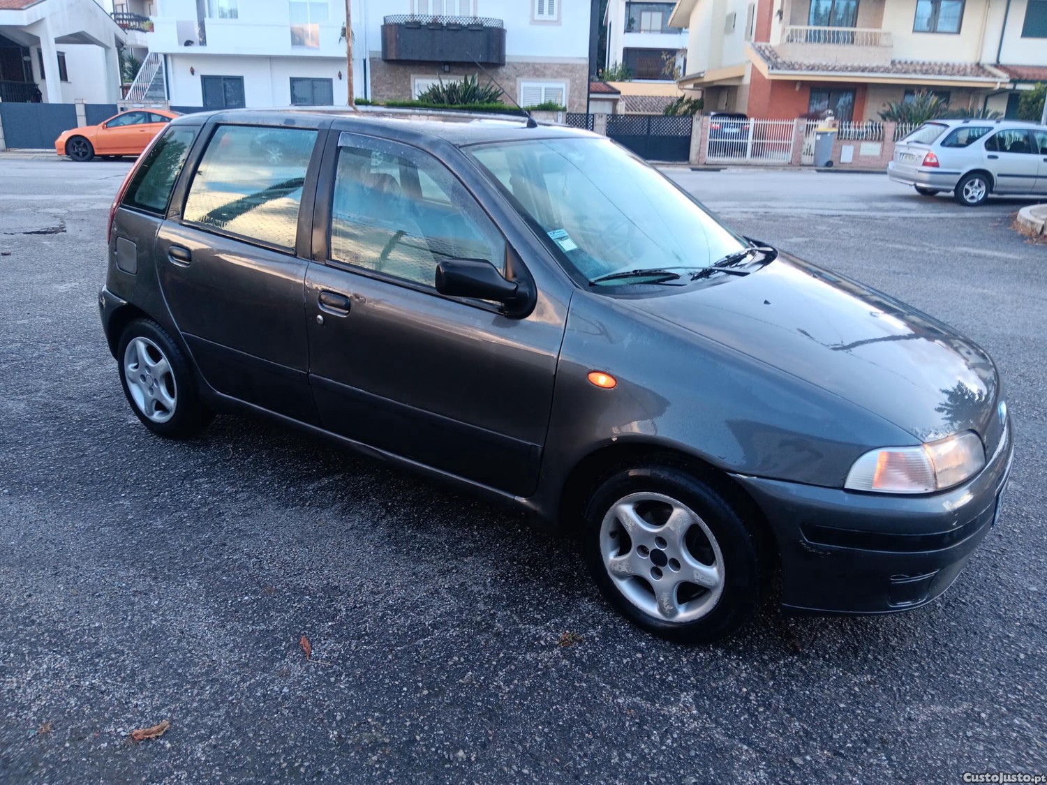 Fiat Punto Apenas 157 mil kms Económico — fotografia 8