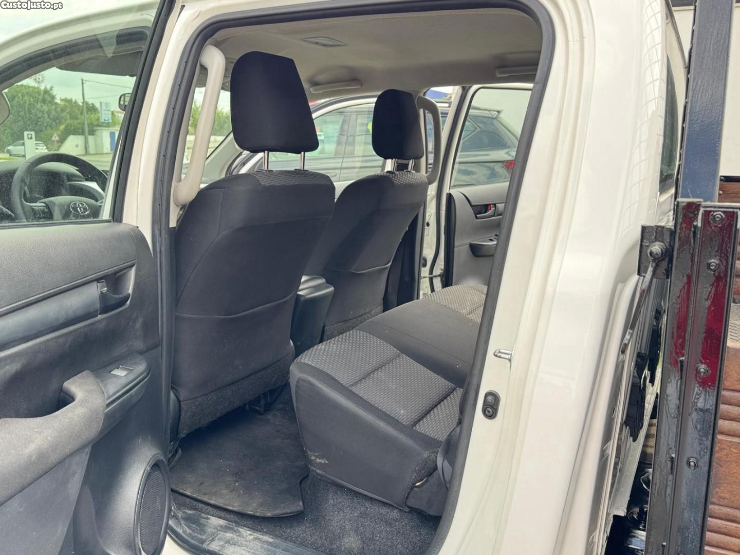 Toyota Hilux 2.4 D-4D 4x4 CD CM 5Lug 150cv — fotografia 13