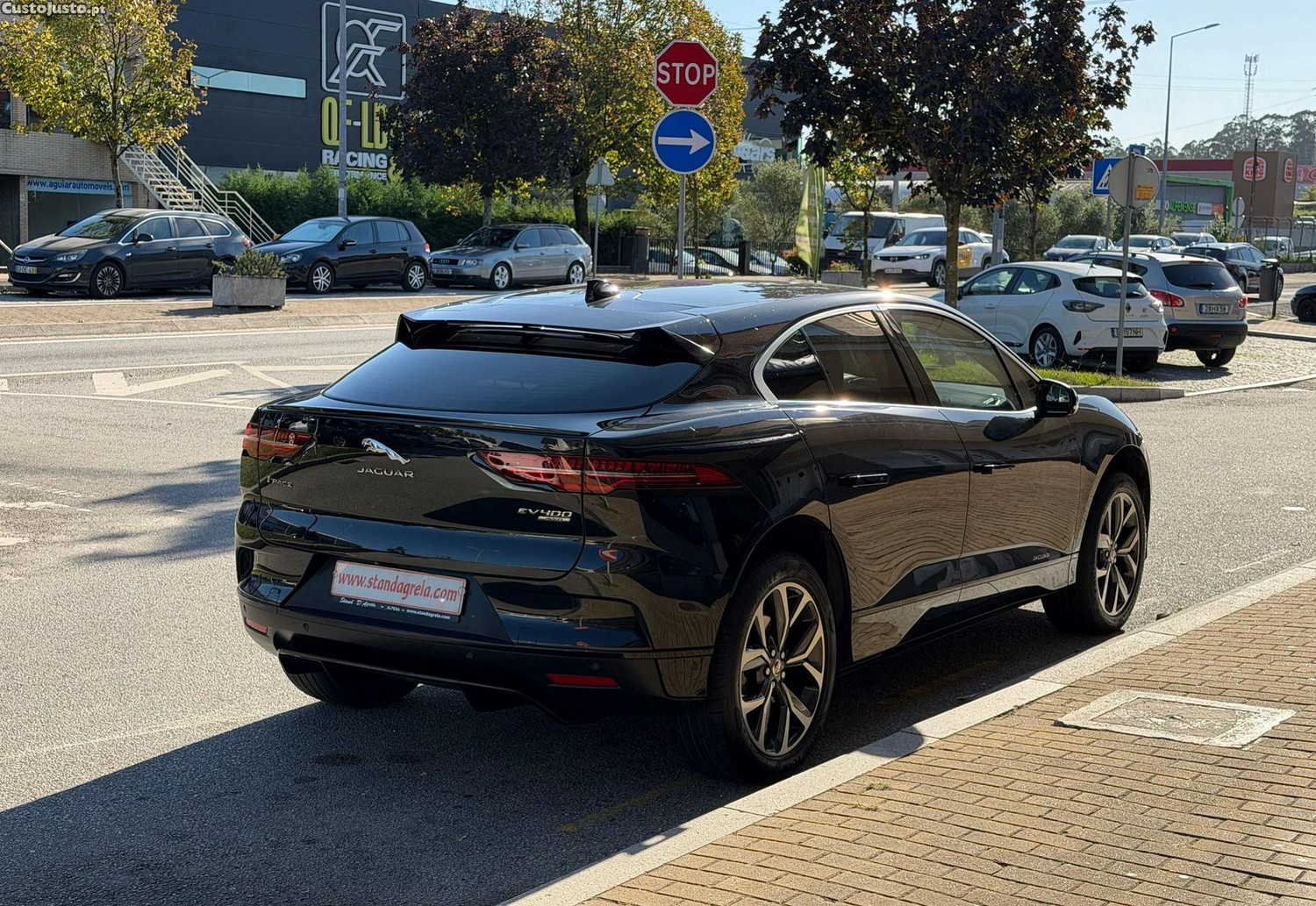 Jaguar I-Pace EV400 AWD SE - 19 — photo 4