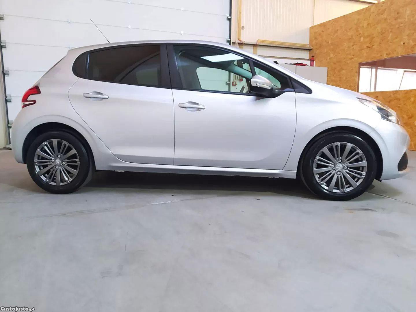Peugeot 208 1.6 e-hdi allure - 17 foto 5