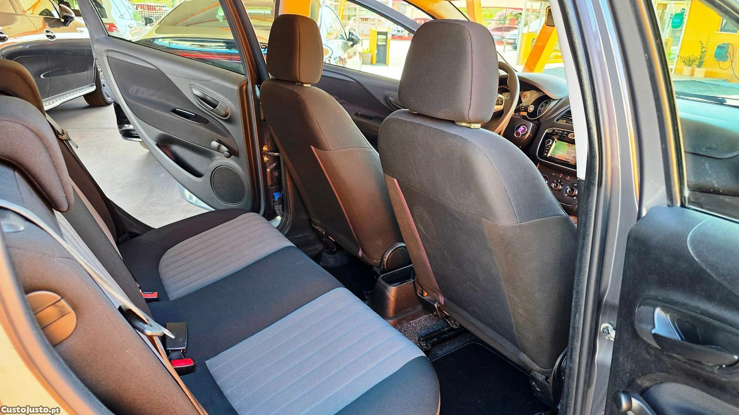 Fiat Punto 1.2 Lounge S&S — fotografia 4