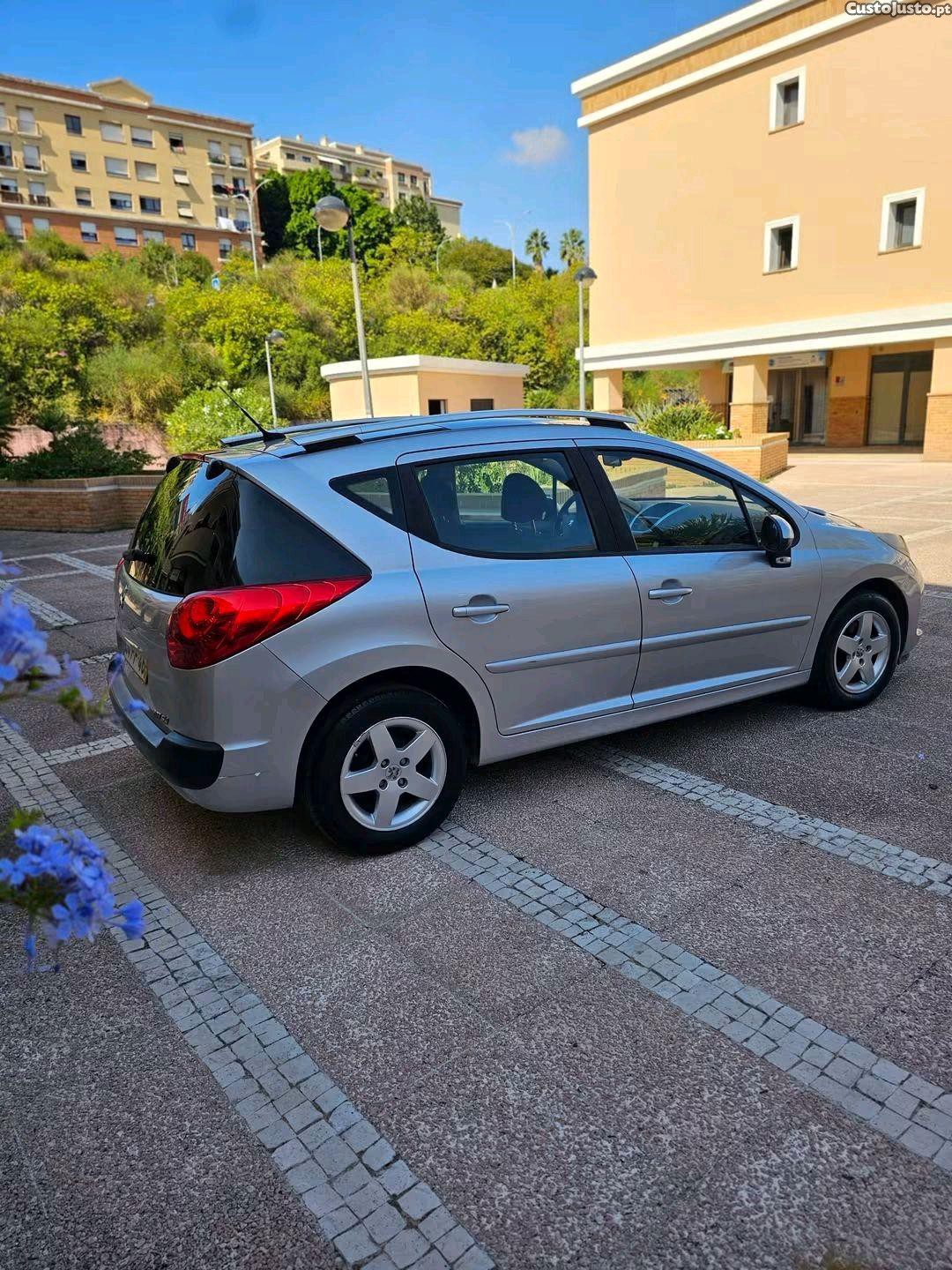 Peugeot 207 1.4 Trendy — photo 2