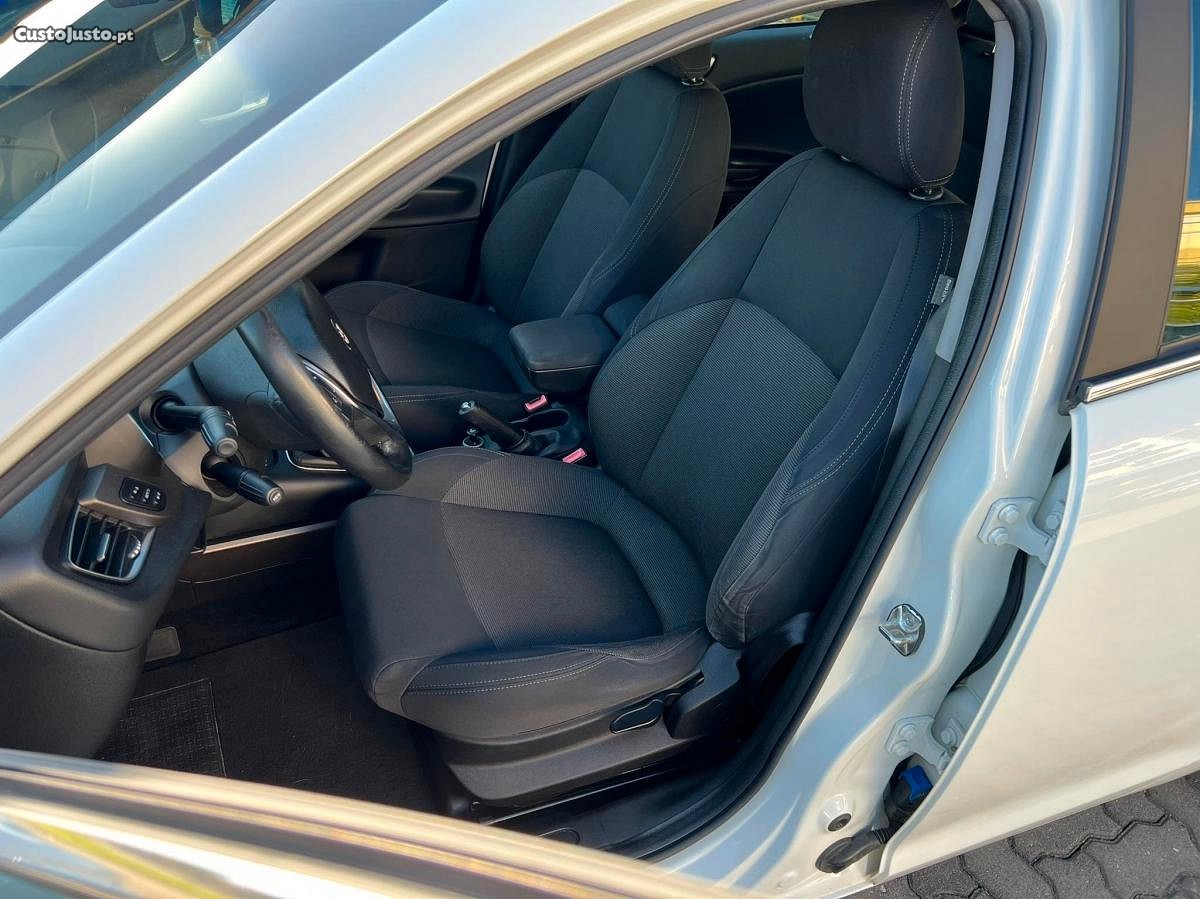 Alfa Romeo Giulietta 1.6 JTDm Distinctive — photo 4