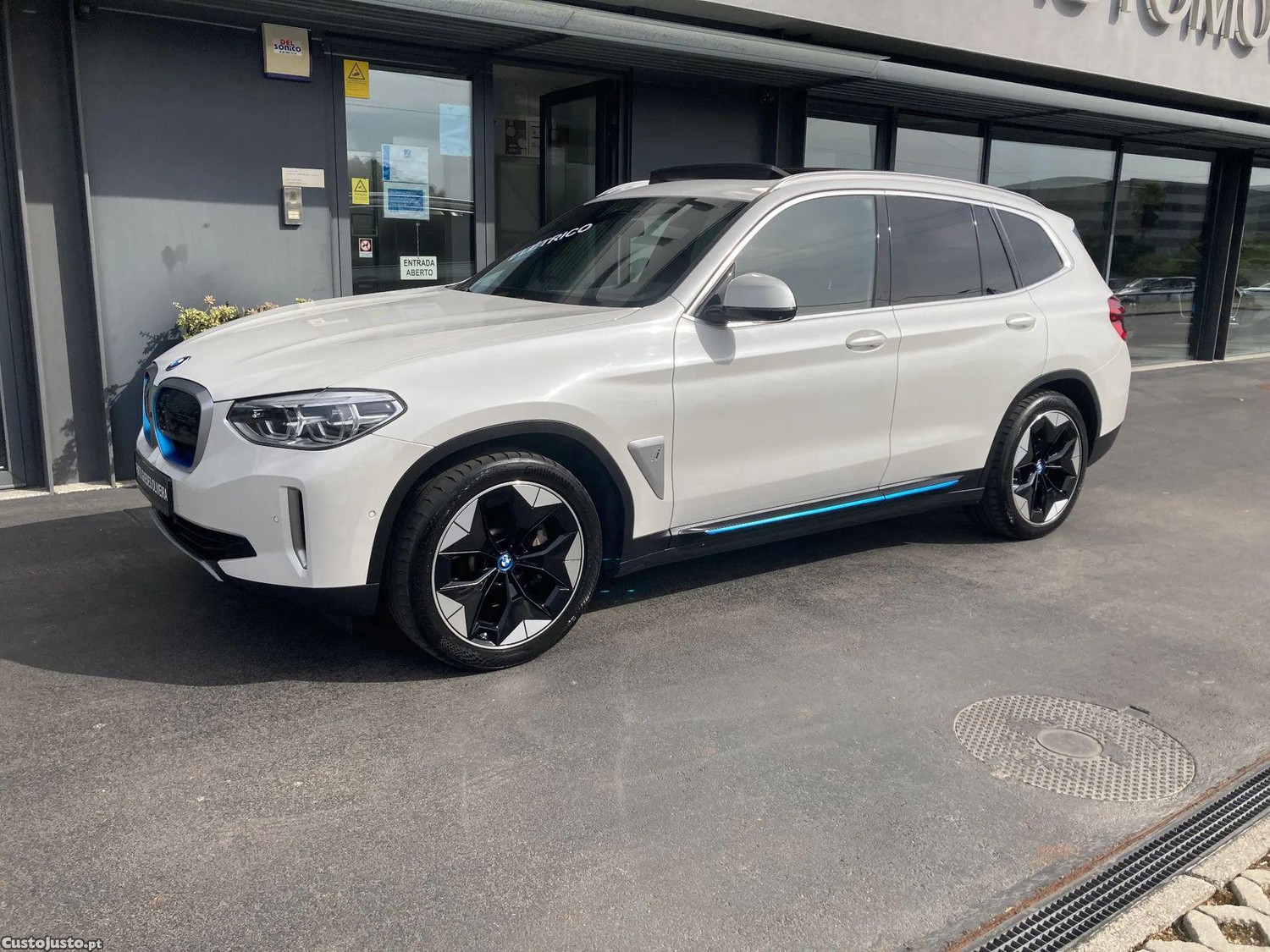 BMW iX3 Impressive — photo 5