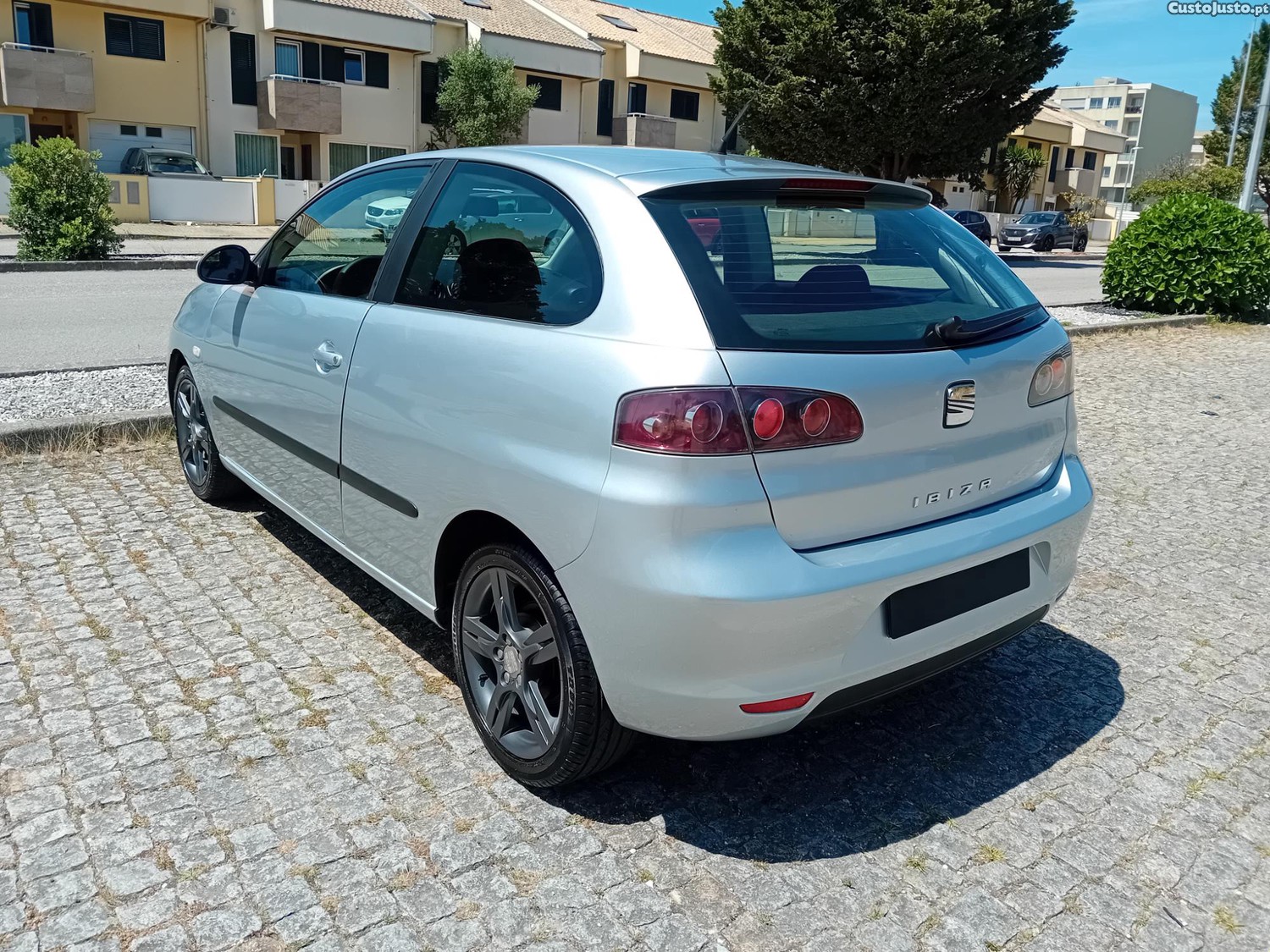SEAT Ibiza 1.2i Sport — fotografia 9