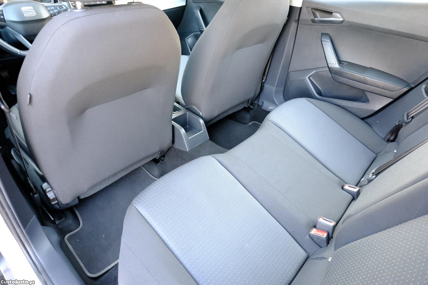 SEAT Arona 1.0 TSI Style — fotografia 16