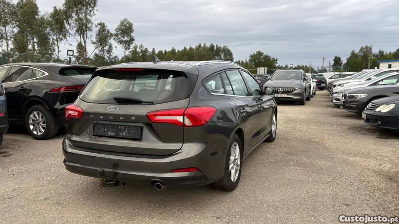 Ford Focus 1.5 TDCi EcoBlue Con — fotografia 14