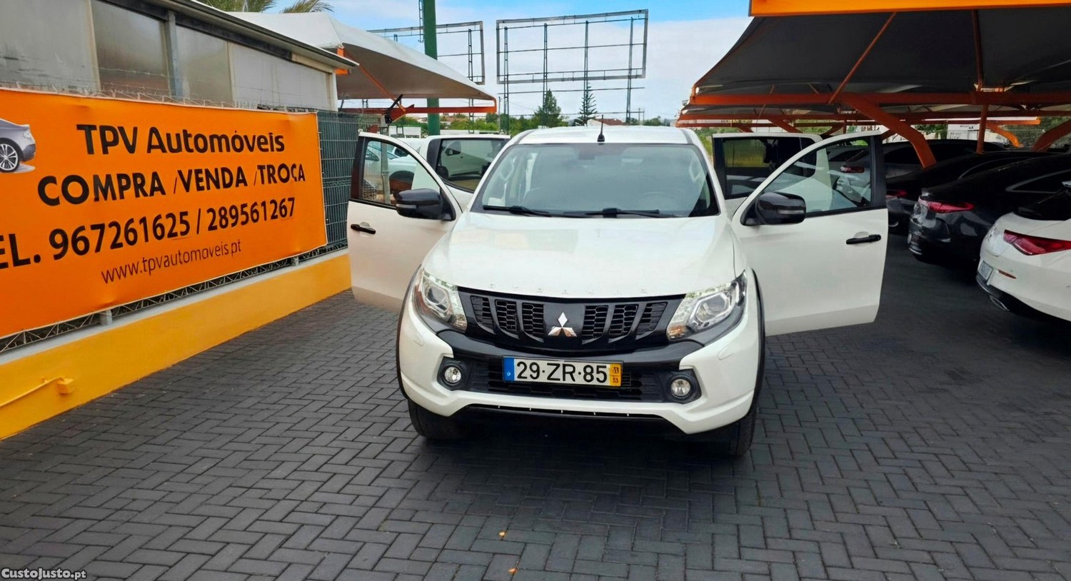 Mitsubishi L200 2.4 DI-D CD Intense Sportbox Strakar 4WD — fotografia 2