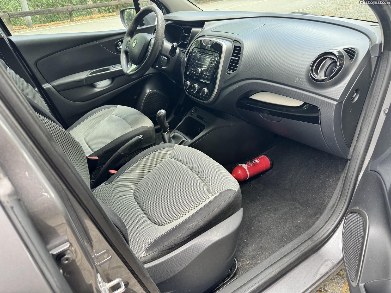 Renault Captur 1.5 dci 90cv — photo 4