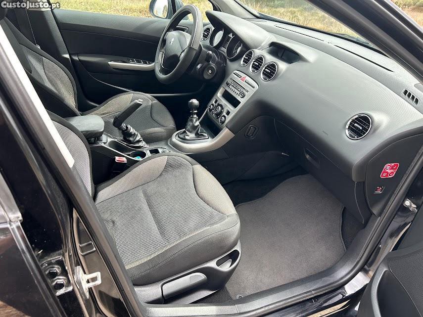 Peugeot 308 1.6 HDI / 110 CV — photo 5