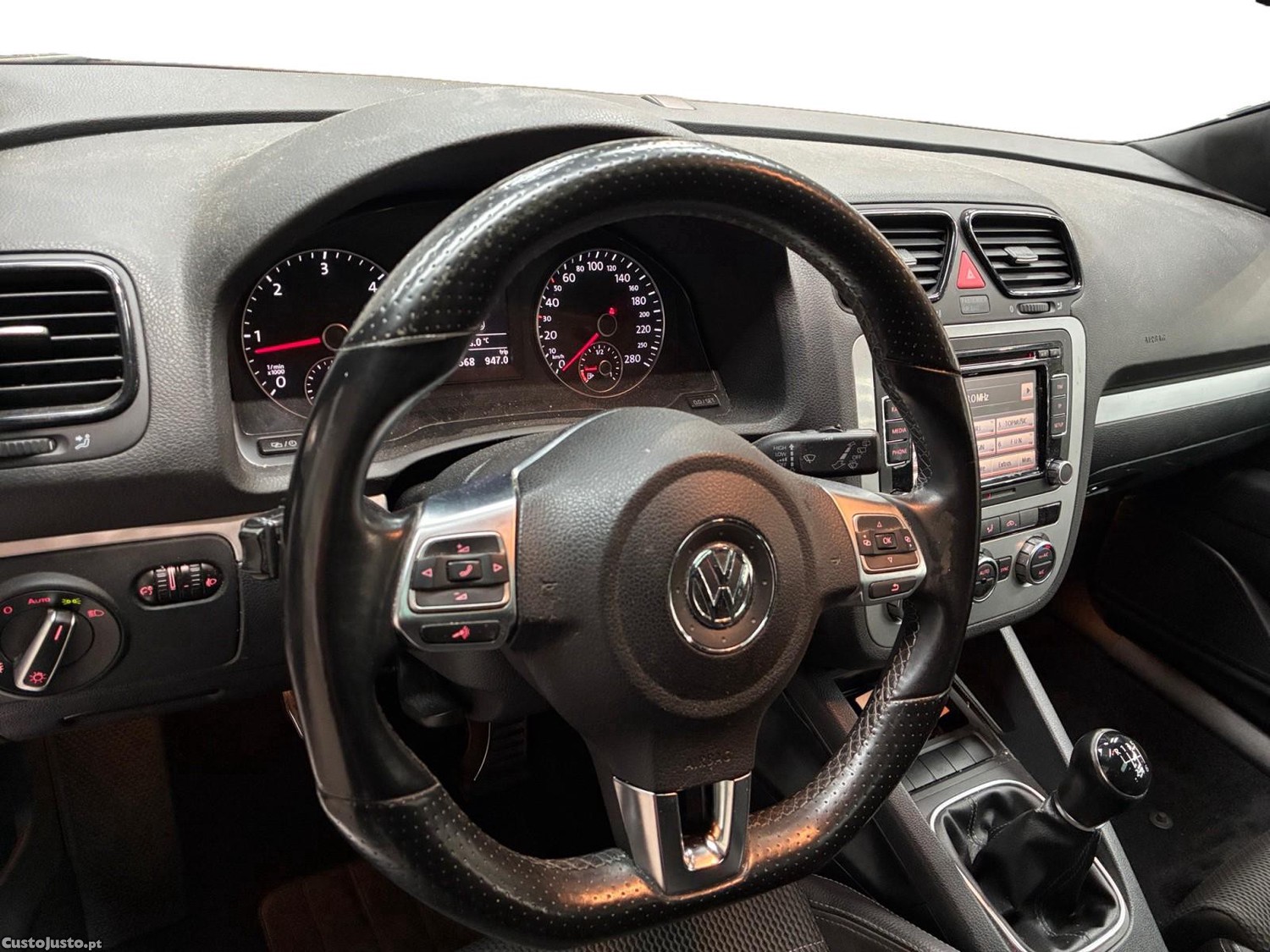 VW Scirocco 2.0 TDi Sportline - 13 — photo 5