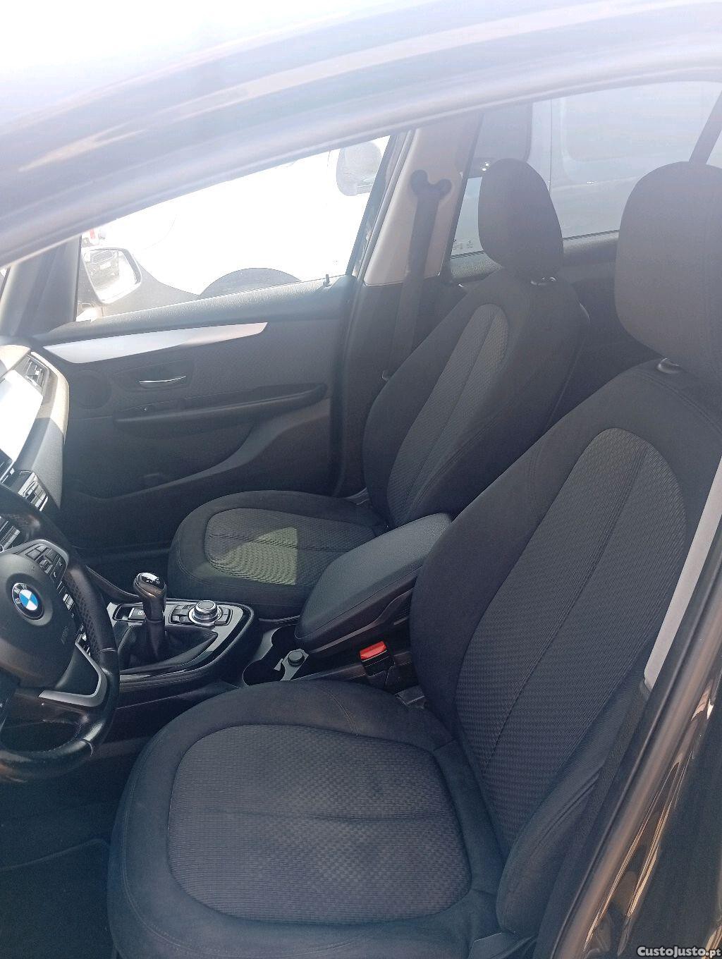 BMW 216 Gran Tourer . — fotografia 2