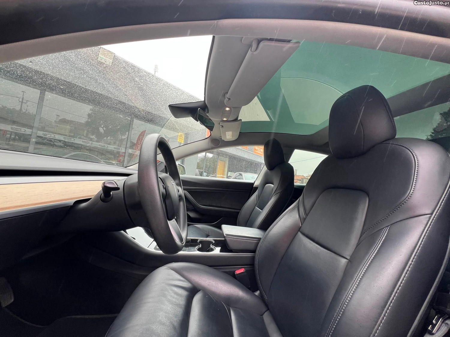 Tesla Model 3 Standard RWD Plus — fotografia 11