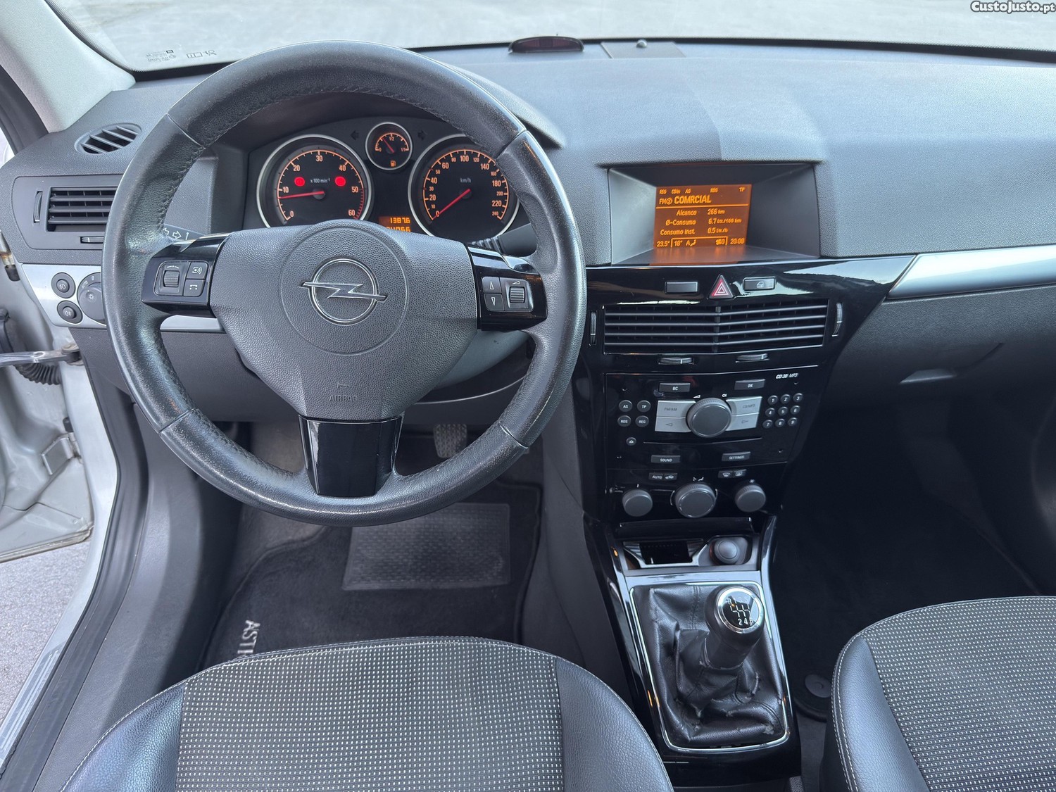 Opel Astra 1.7 CDTI — fotografia 5