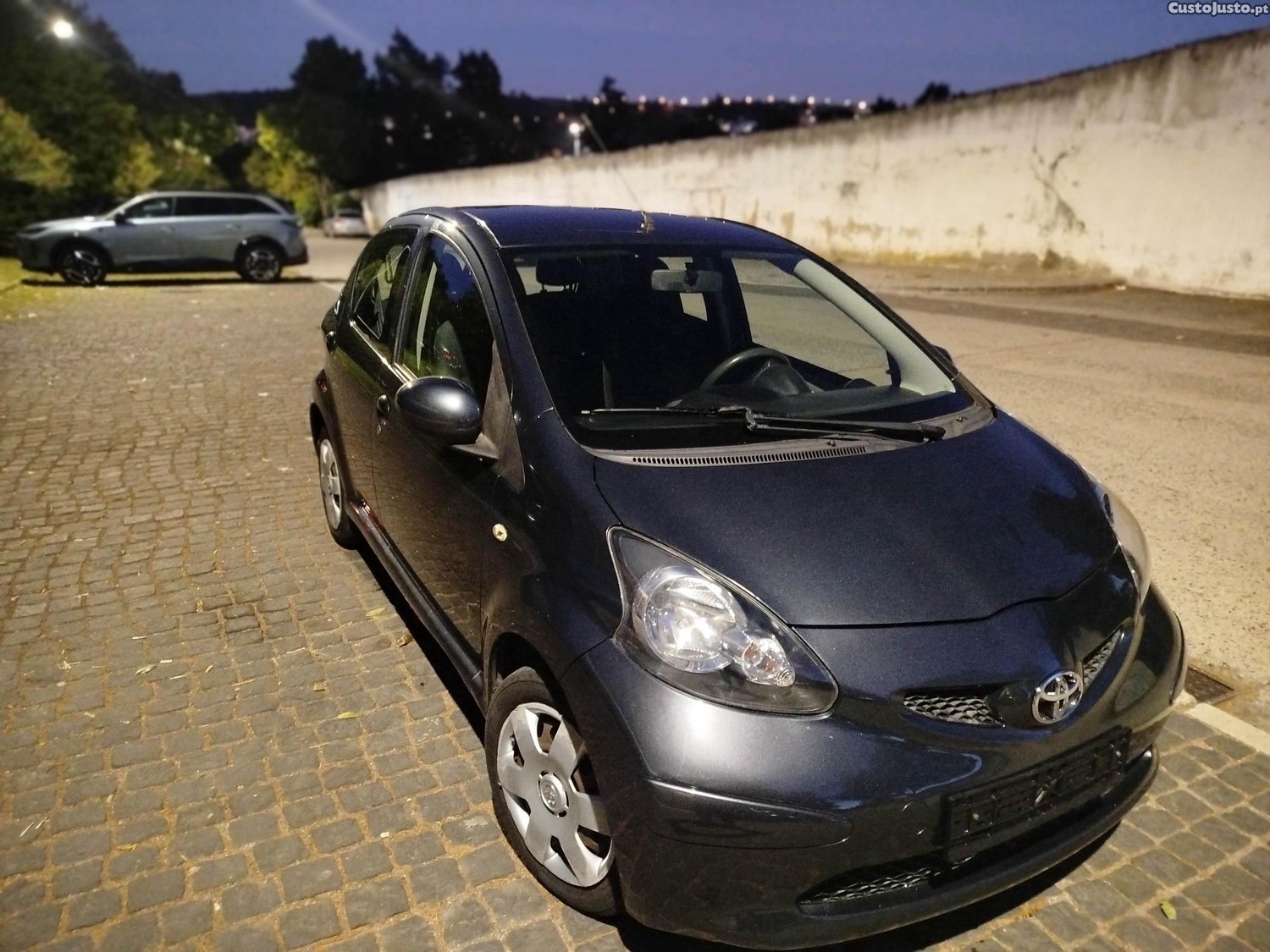 Toyota Aygo 1.0 PLUS AC - 07 — photo 3