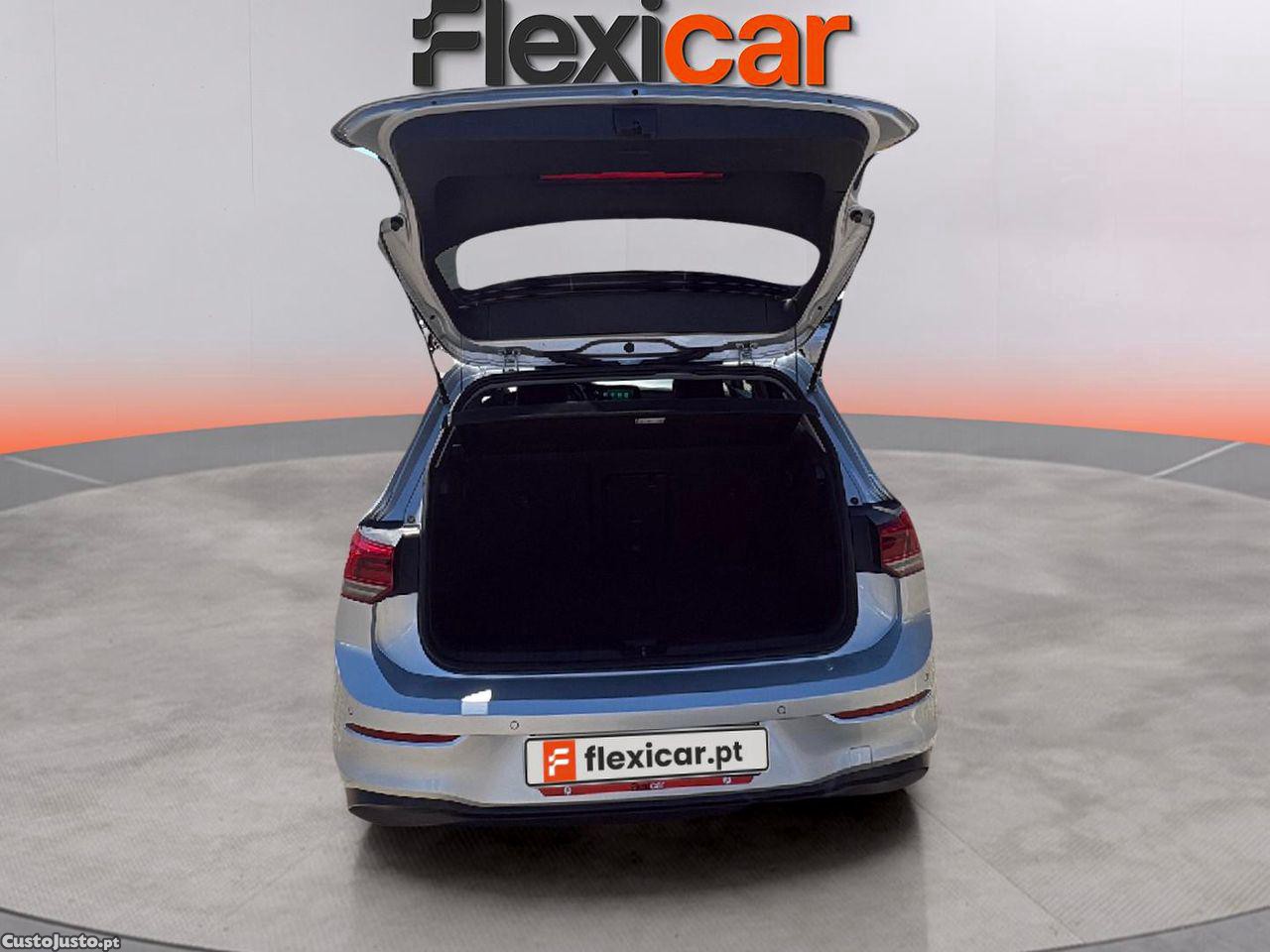 Volkswagen Golf 1.0 TSI Life — fotografia 11