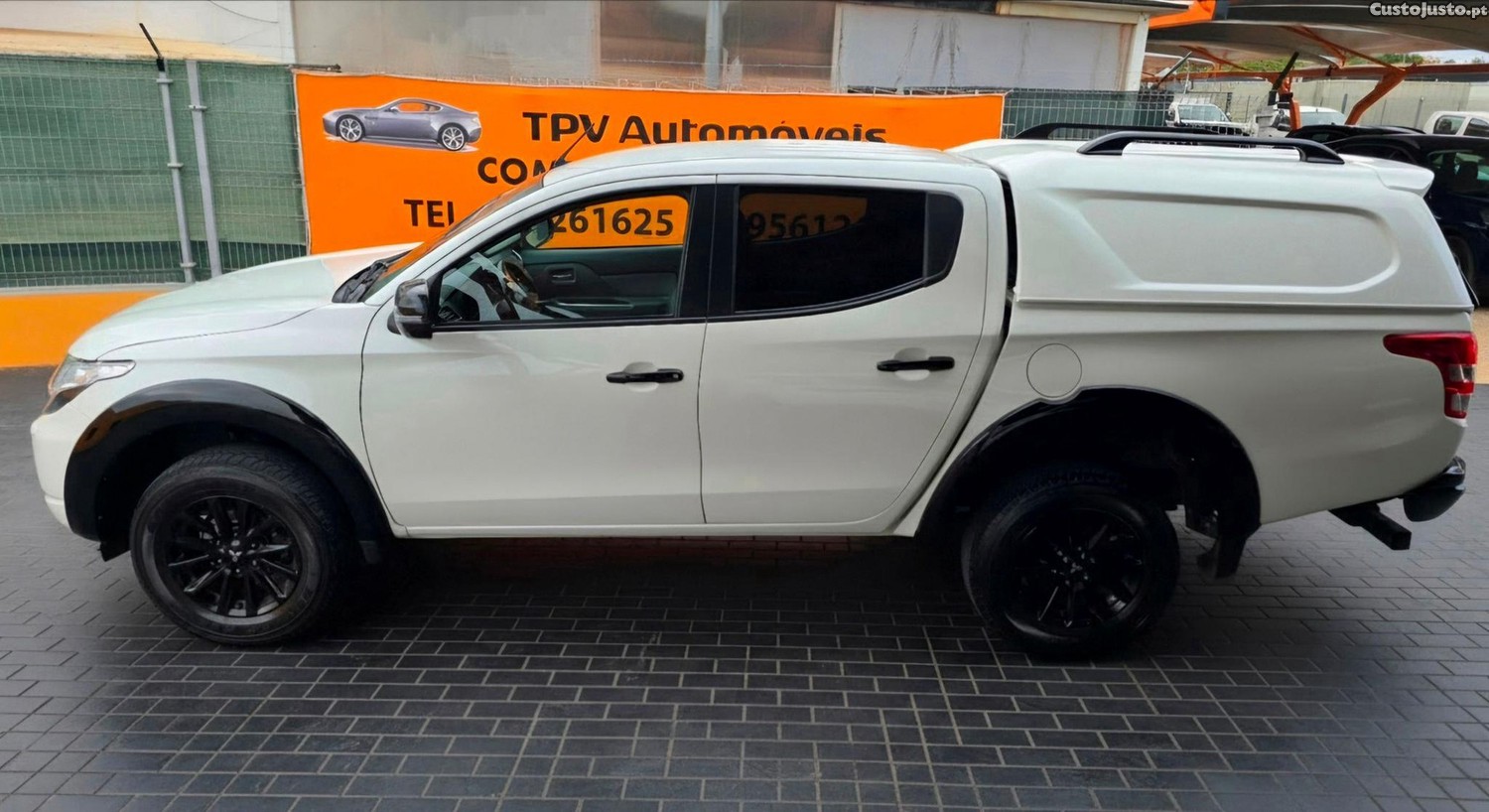 Mitsubishi L200 2.4 DI-D CD Intense Sportbox Strakar 4WD — fotografia 4