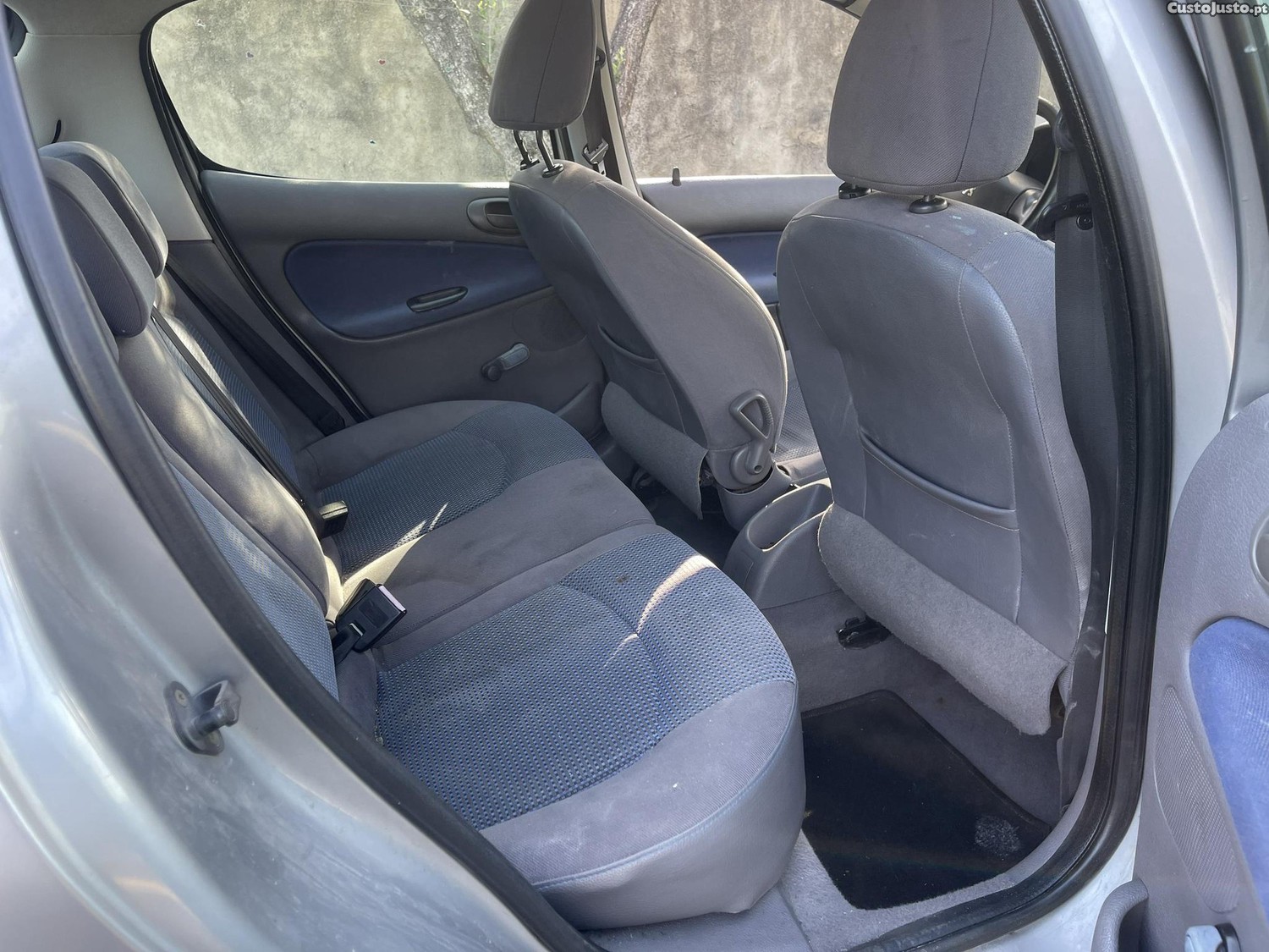 Peugeot 206 1.1 color line — fotografia 12