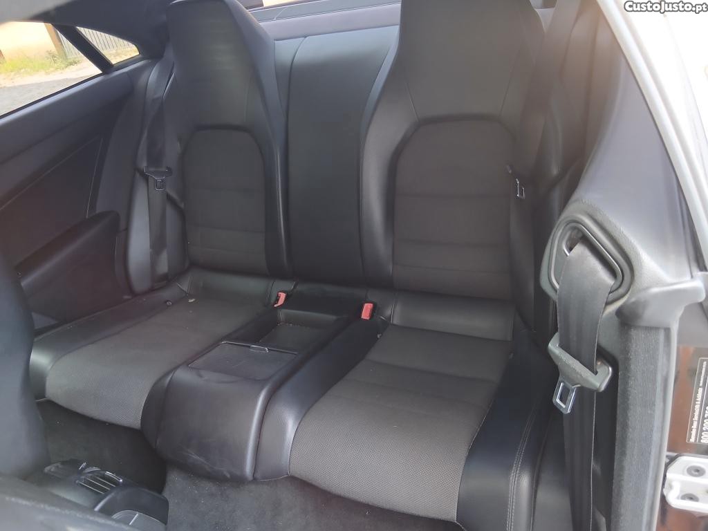 Mercedes-Benz E 250 Coupê — fotografia 4