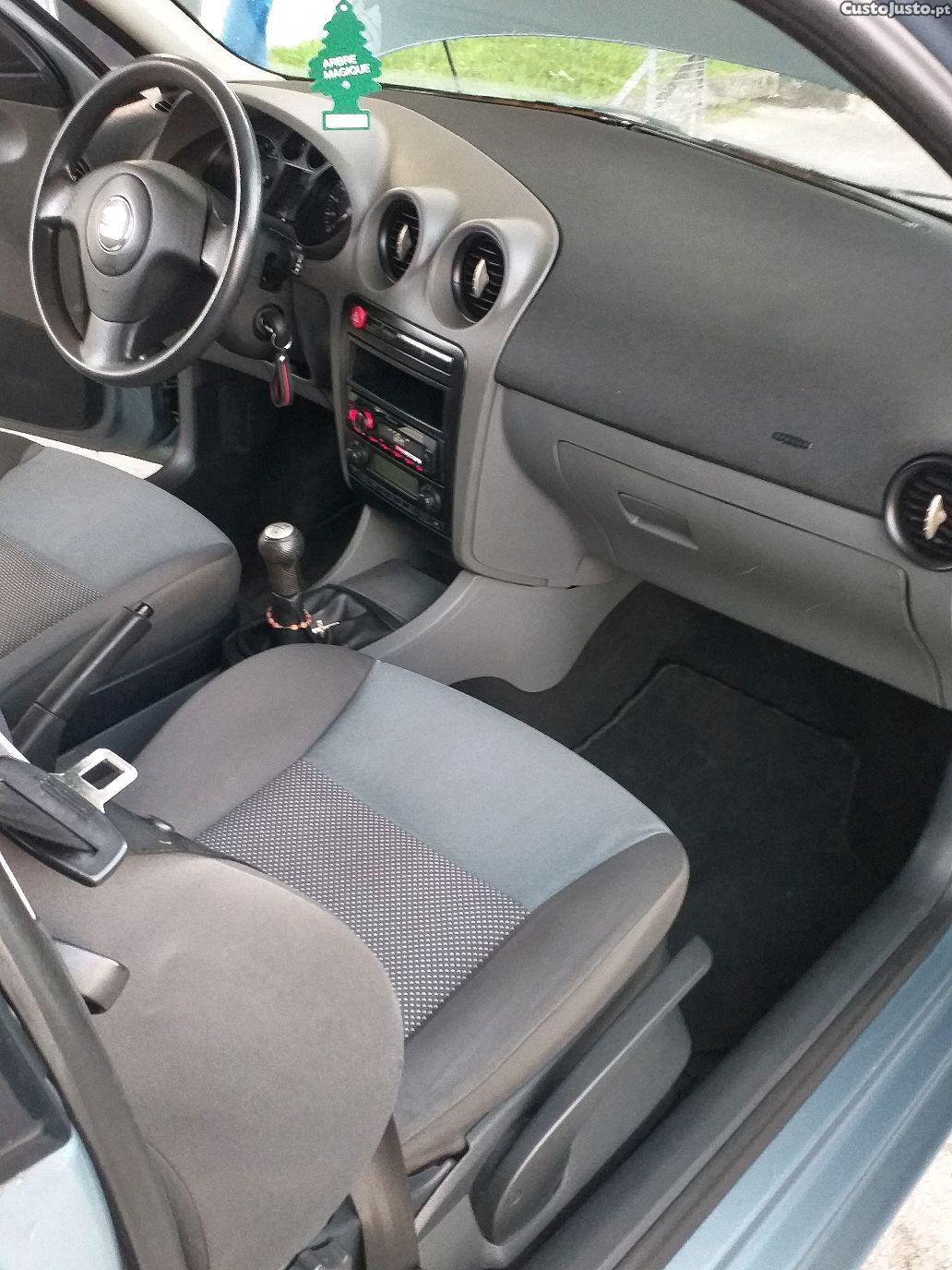 SEAT Ibiza 6 l — fotografia 3