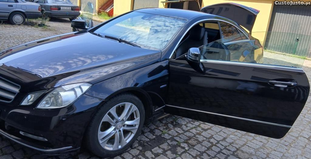 Mercedes-Benz E 250 Coupê — fotografia 8