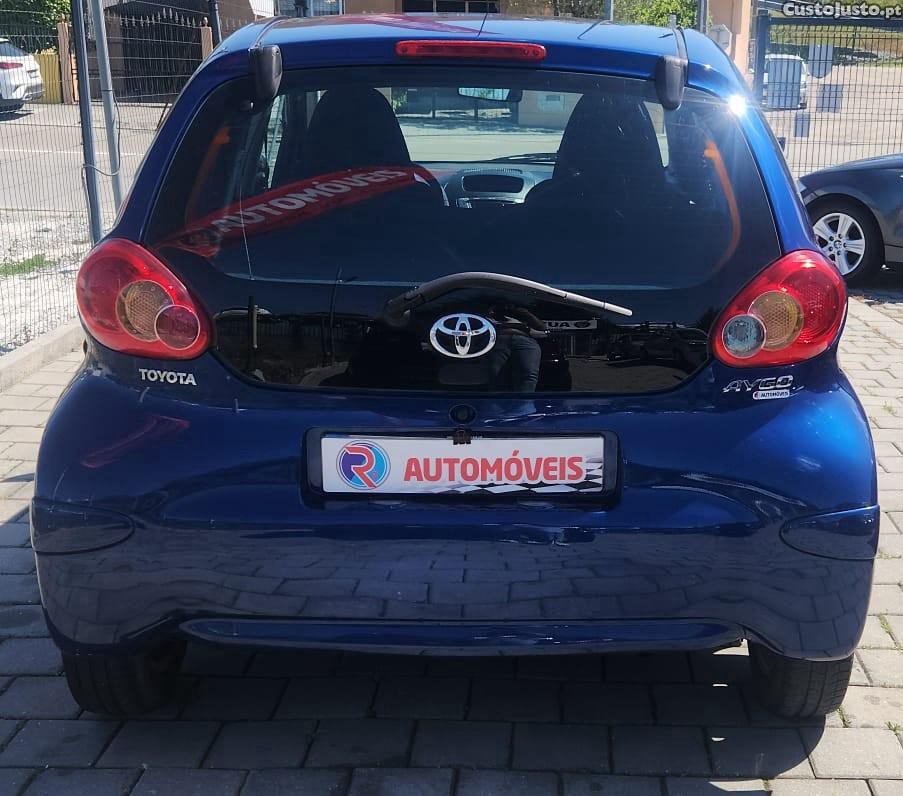 Toyota Aygo 1.4 HDI — fotografia 8