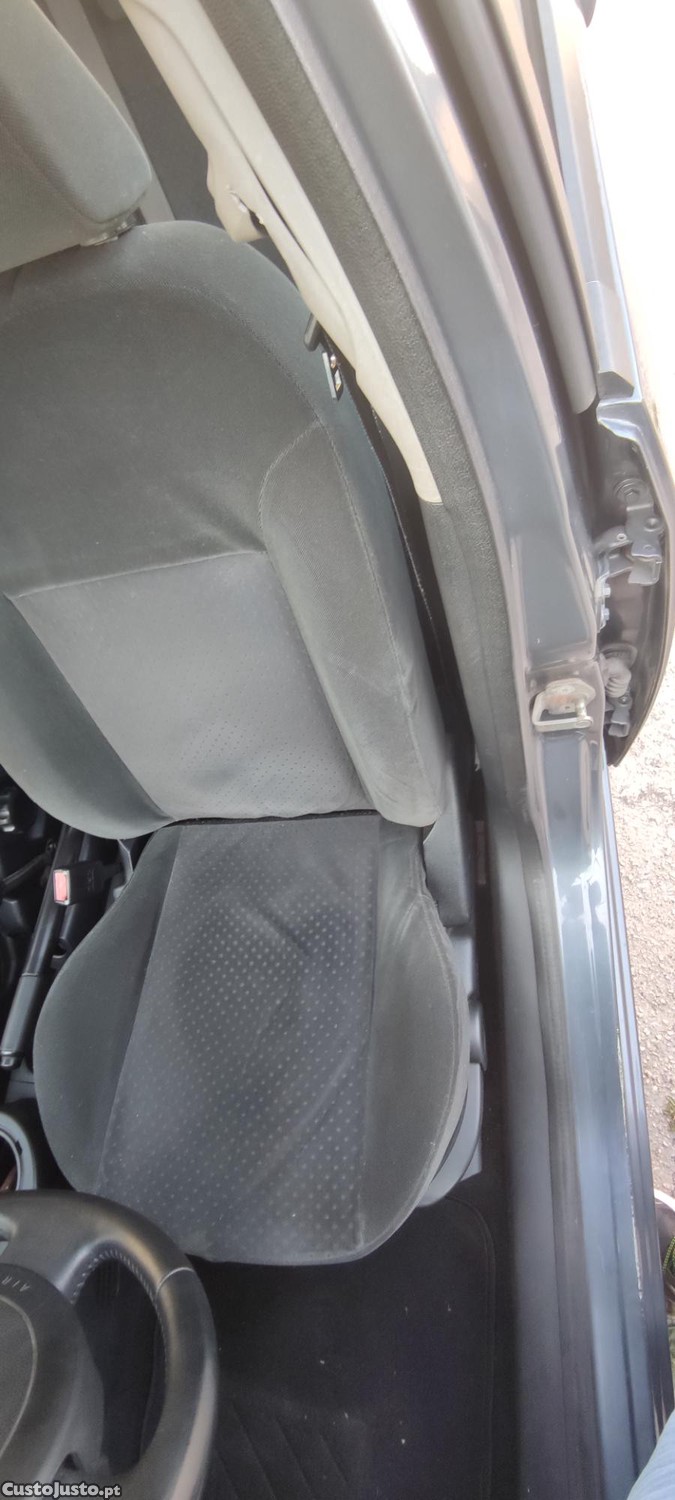 Ford Fiesta 1.2 — fotografia 6