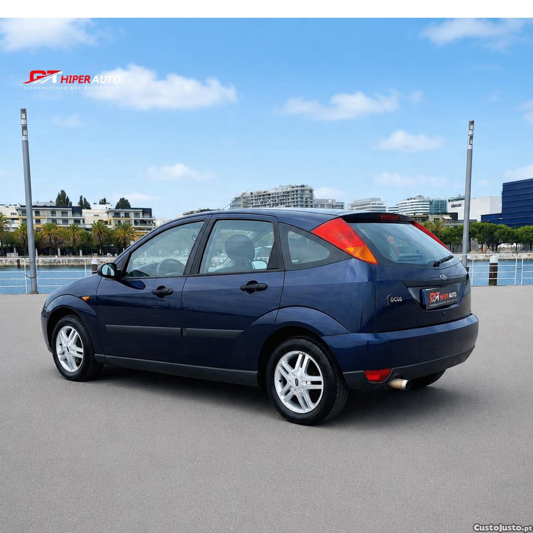 Ford Focus 1.6 Trend — fotografia 11