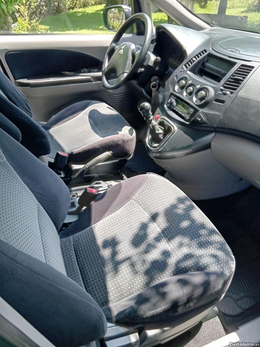 Mitsubishi Grandis 20.tdi 7 lugares — photo 4