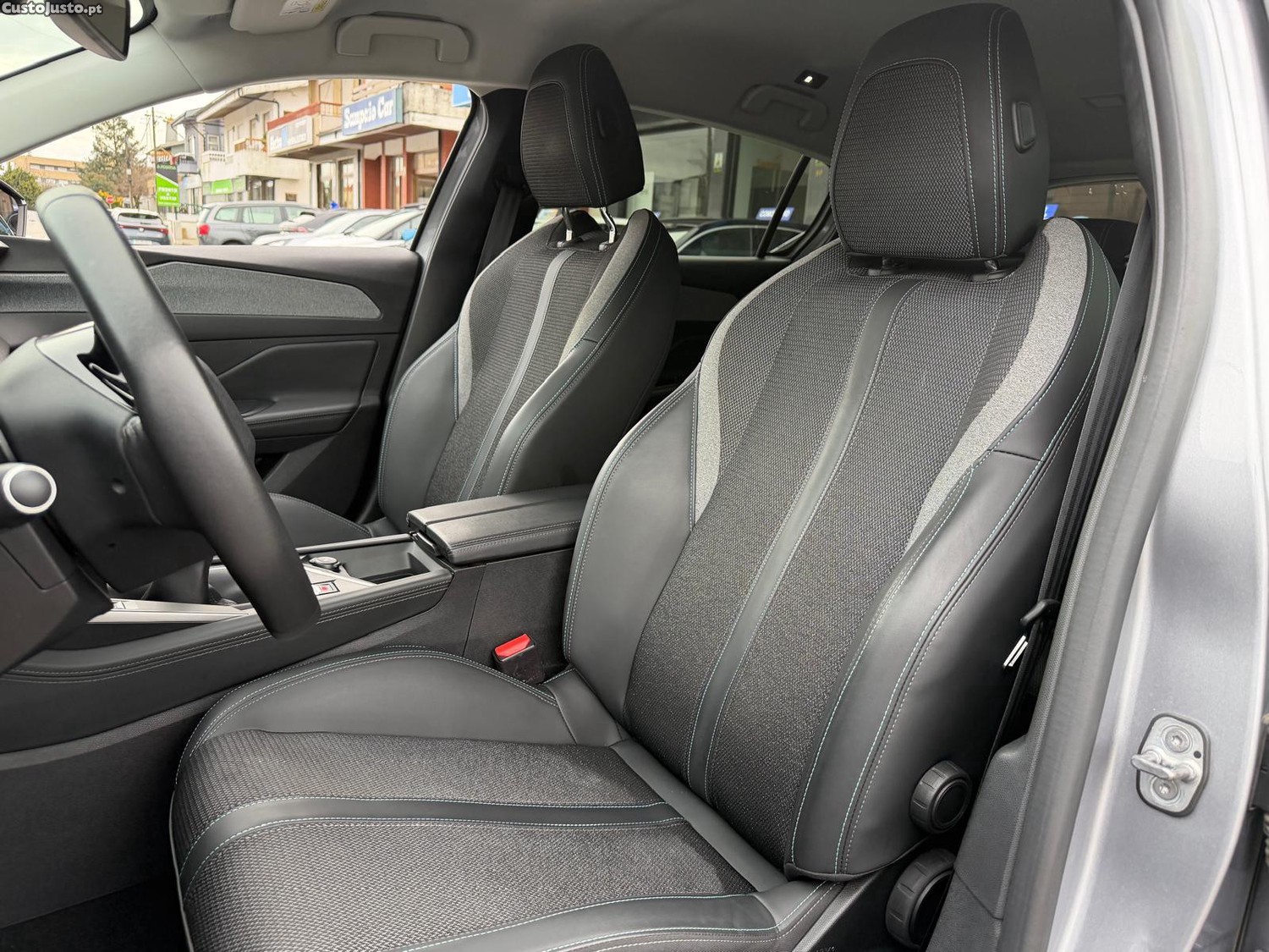 Peugeot 308 1.2 PureTech Allure — fotografia 18