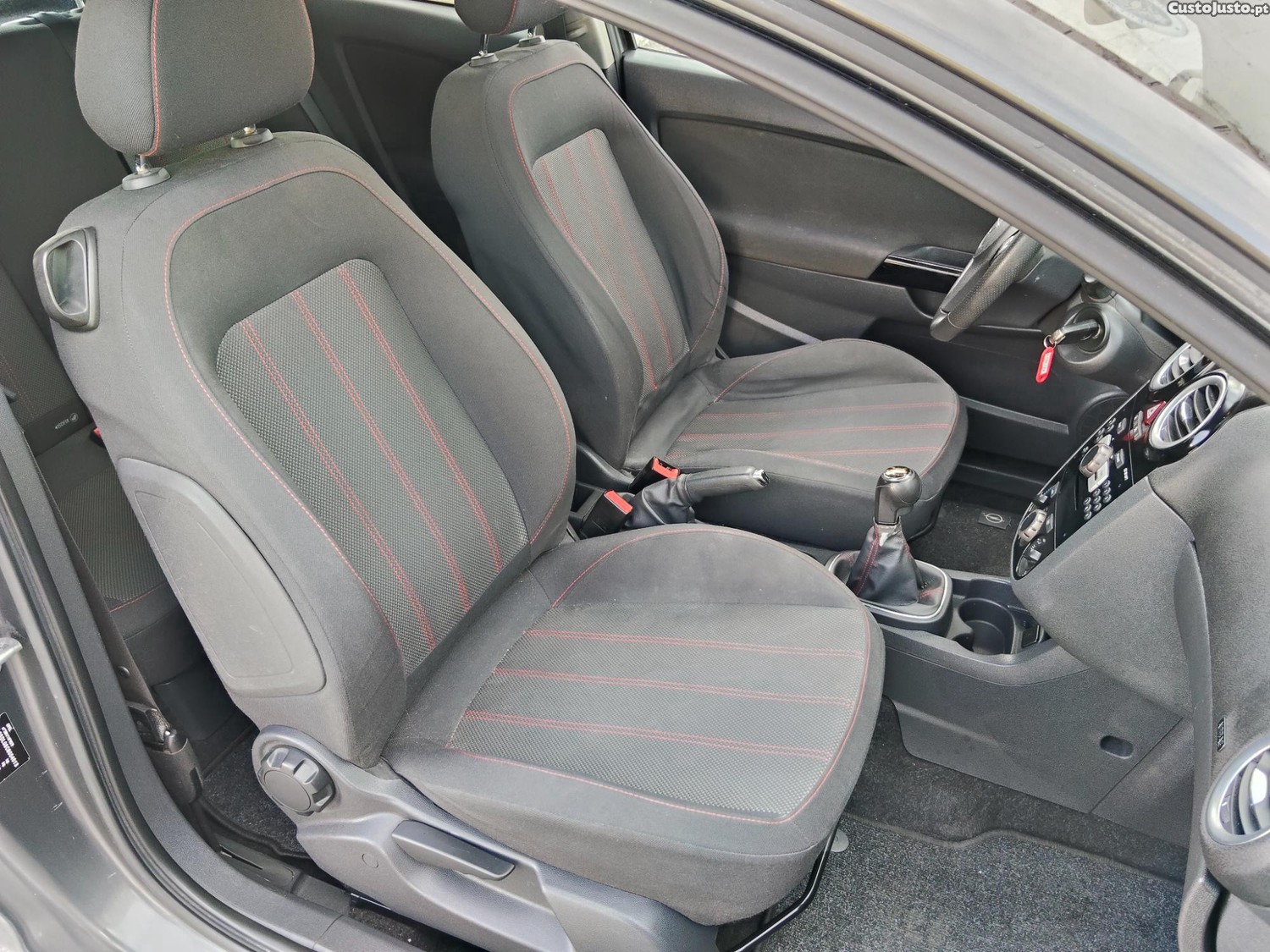 Opel Corsa 1.3 — fotografia 5