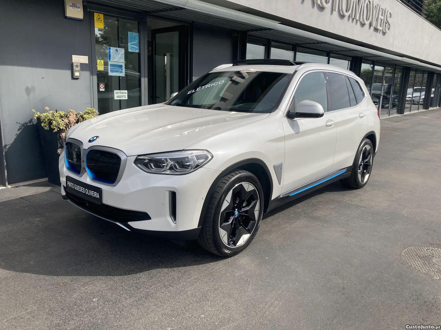 BMW iX3 Impressive — photo 3