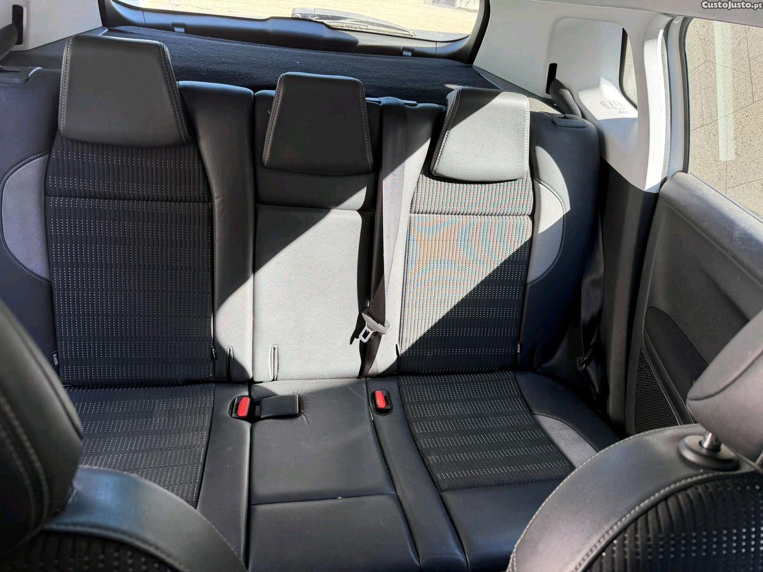 Peugeot 2008 1.6HDI — photo 3