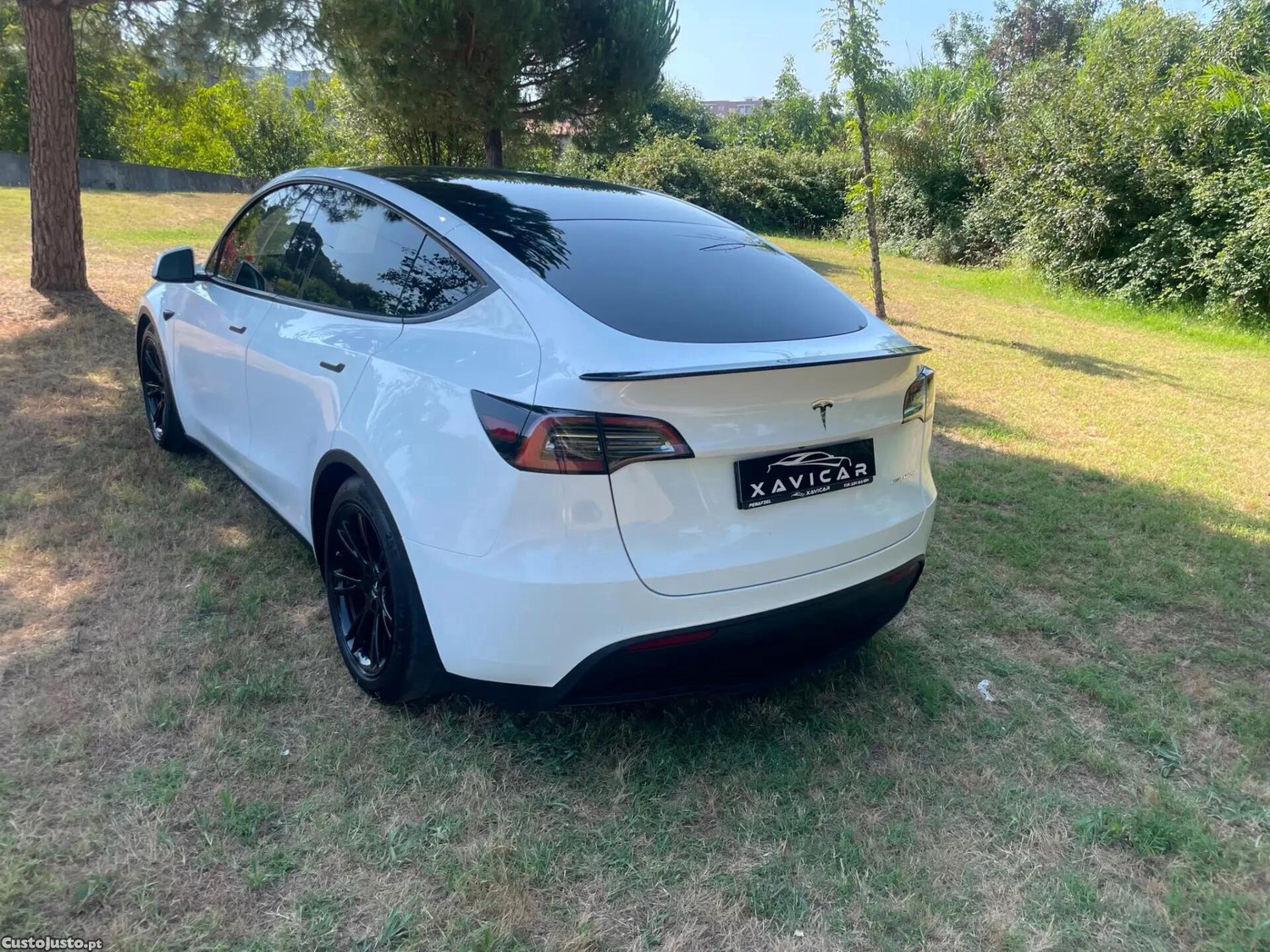 Tesla Model Y Long Range Dual Motor AWD — fotografia 14