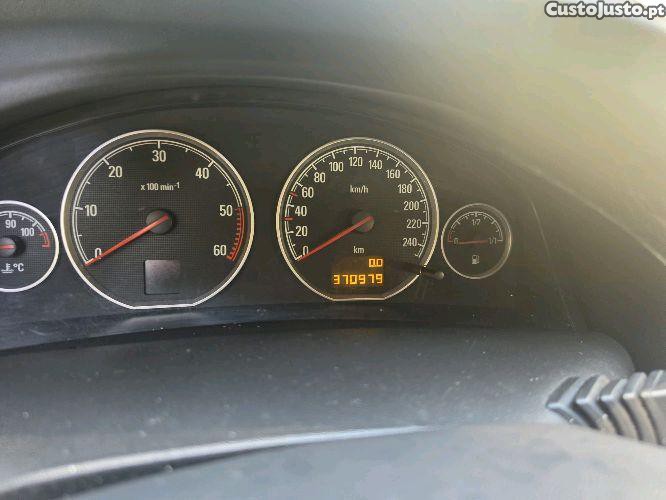 Opel Vectra 1.9 — fotografia 8
