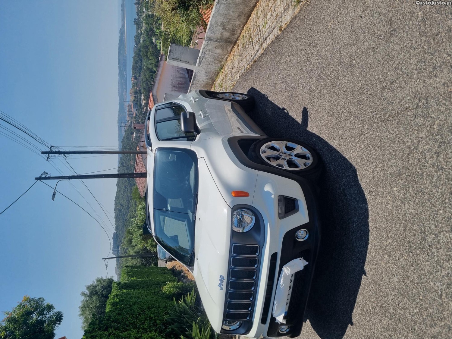 Jeep Renegade 1.6 M-Jet Limited FWD - 18 — photo 3