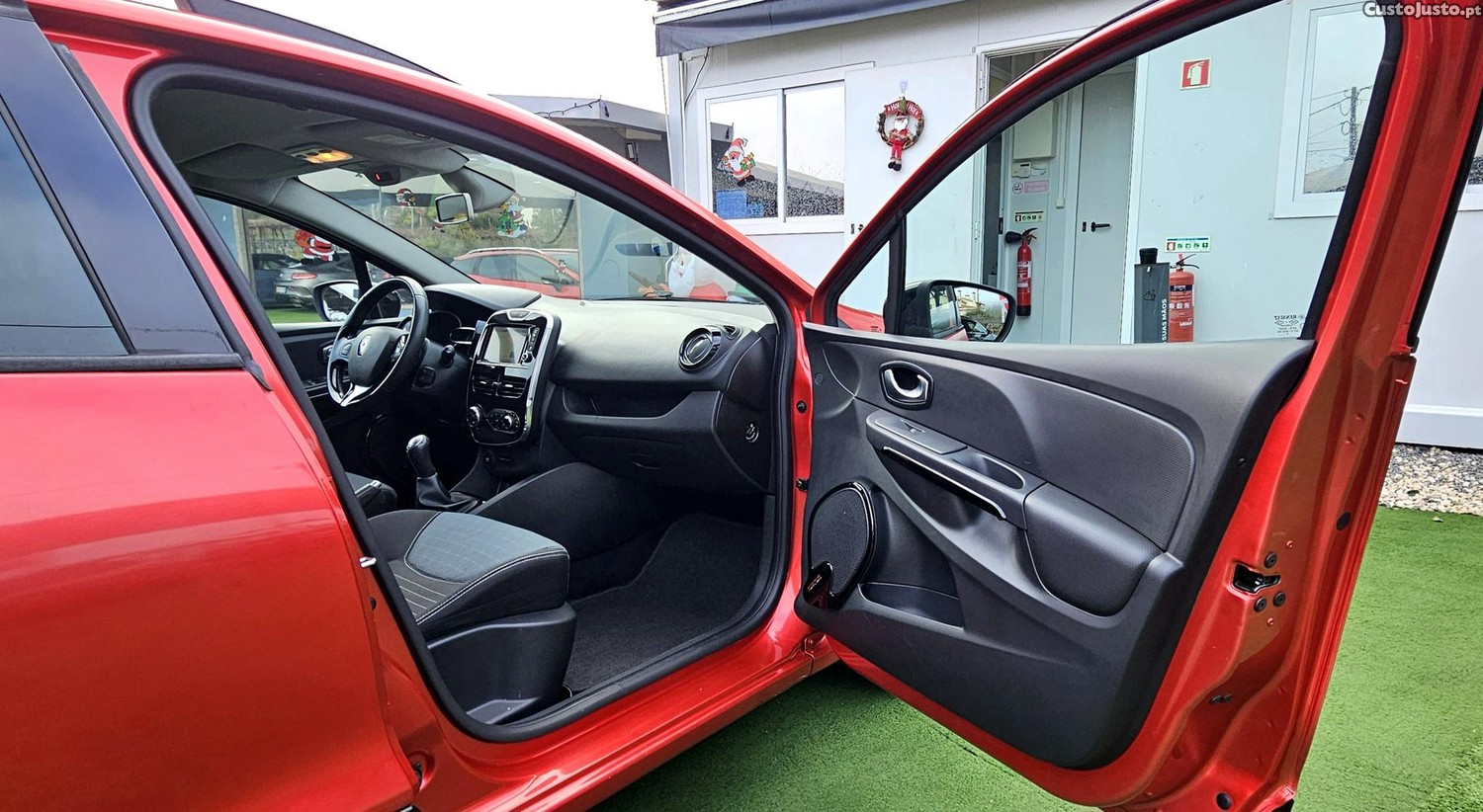 Renault Clio Sport Tourer 0.9 TCe Limited — fotografia 7