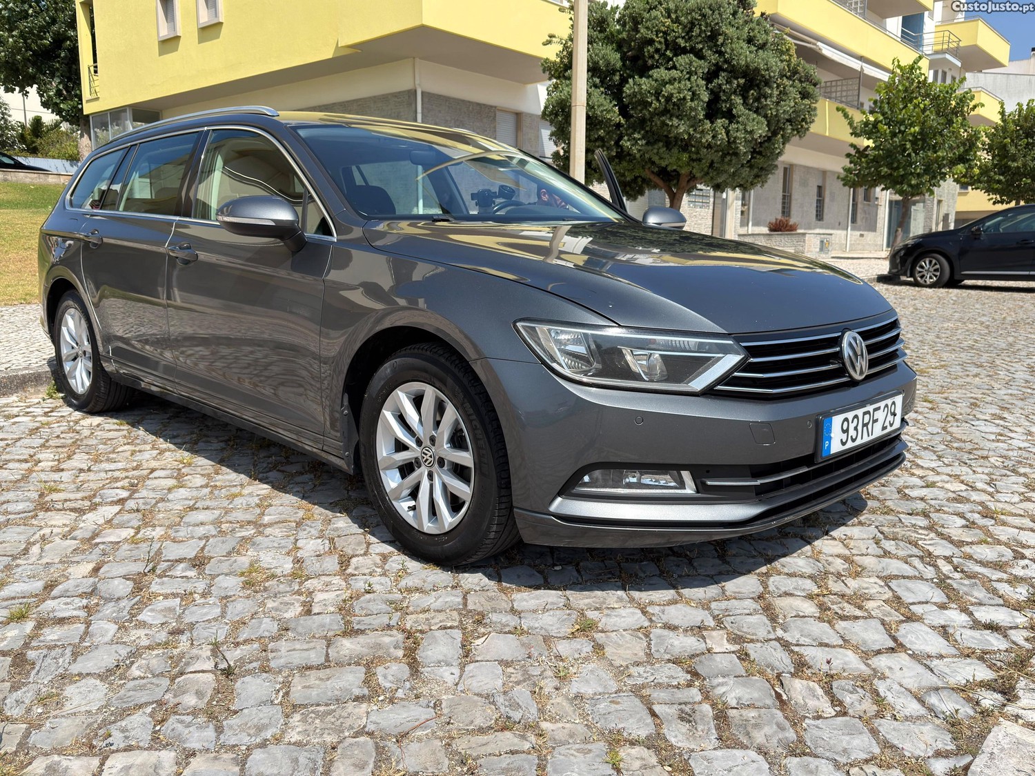 Volkswagen Passat Variant 1.6 TDI Automático — fotografia 11