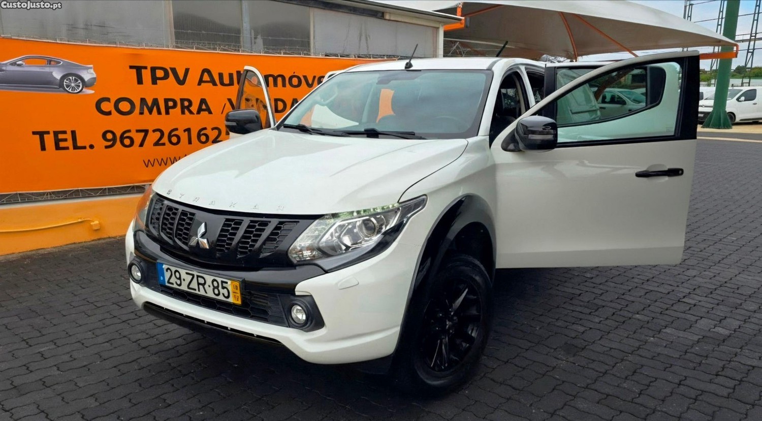 Mitsubishi L200 2.4 DI-D CD Intense Sportbox Strakar 4WD — fotografia 3