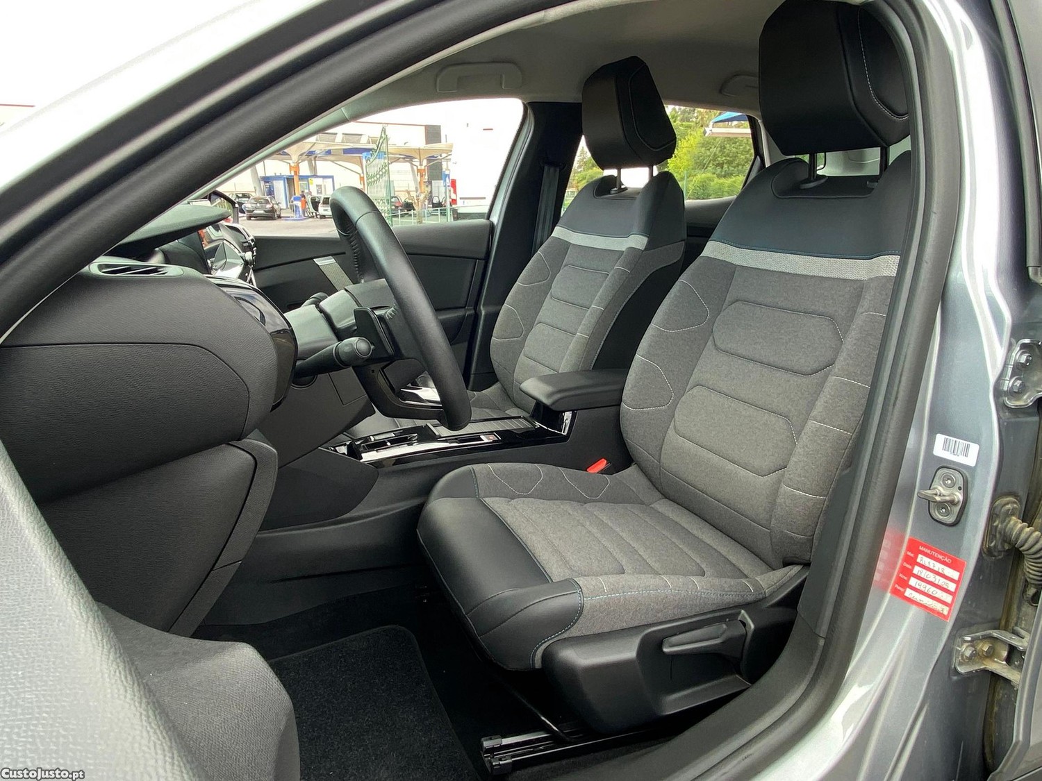 Citroën C4 X 1.2 PureTech Plus EAT8 — fotografia 7