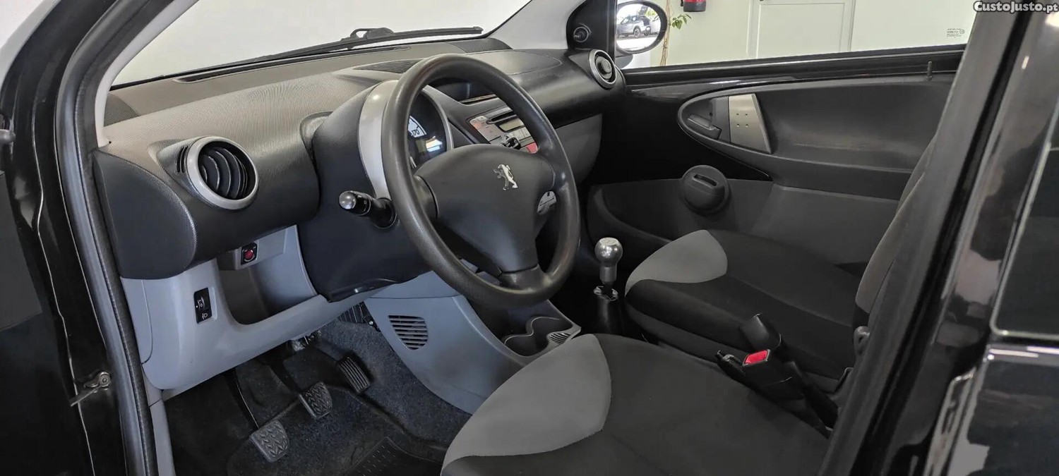 Peugeot 107 1.0 Urban — photo 5