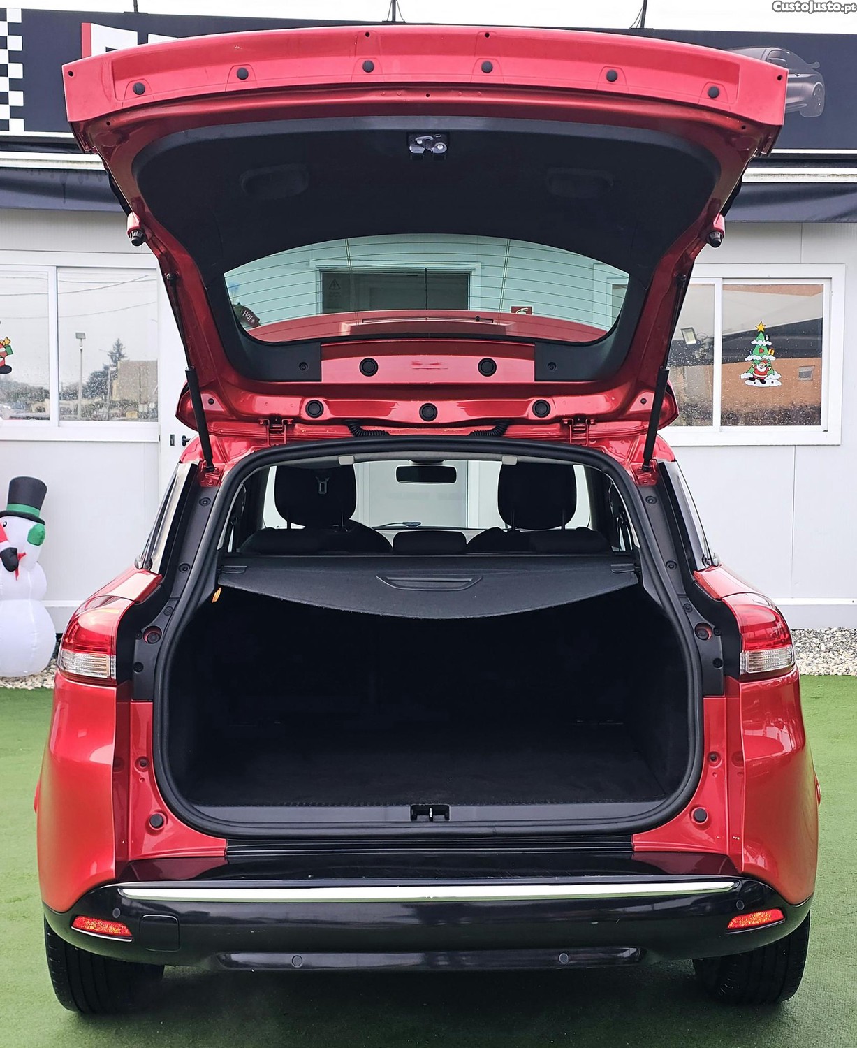 Renault Clio Sport Tourer 0.9 TCe Limited — fotografia 2