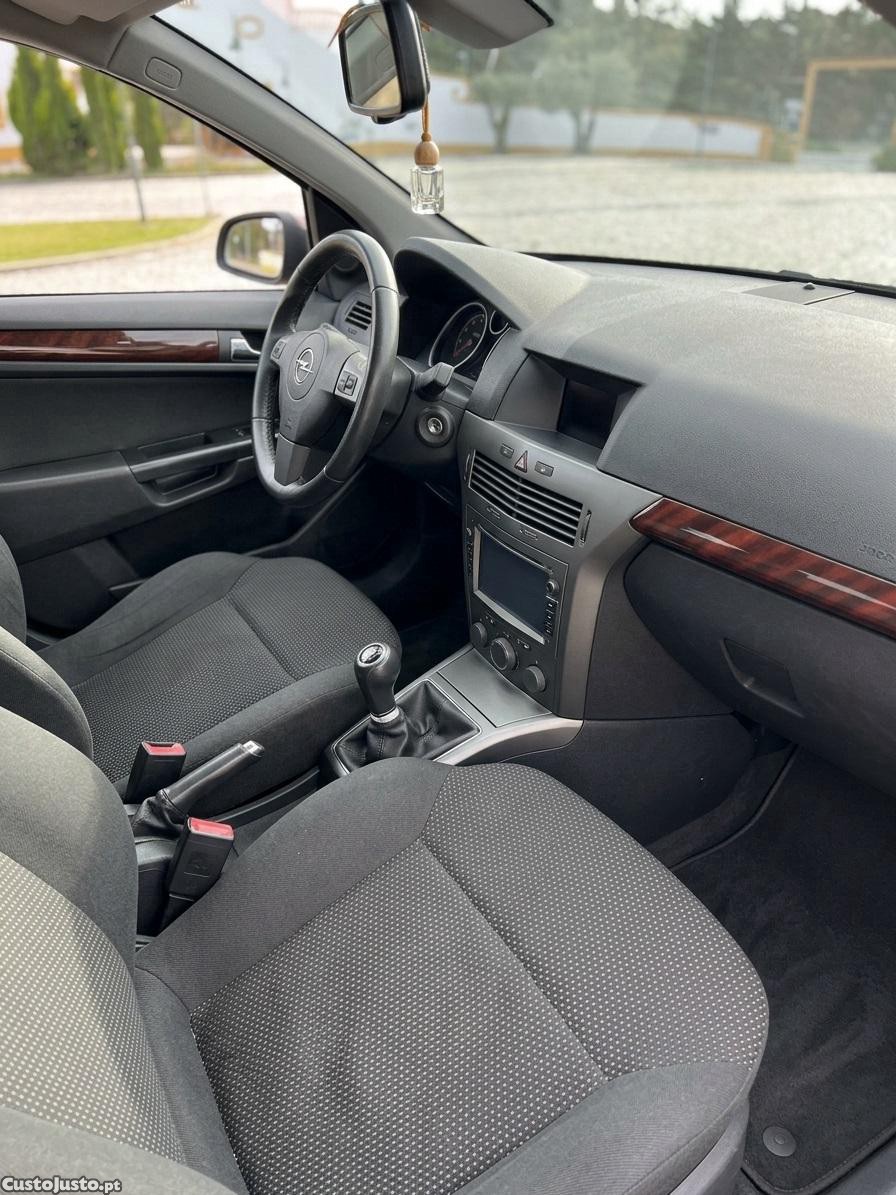 Opel Astra 1.7 Diesel — photo 2