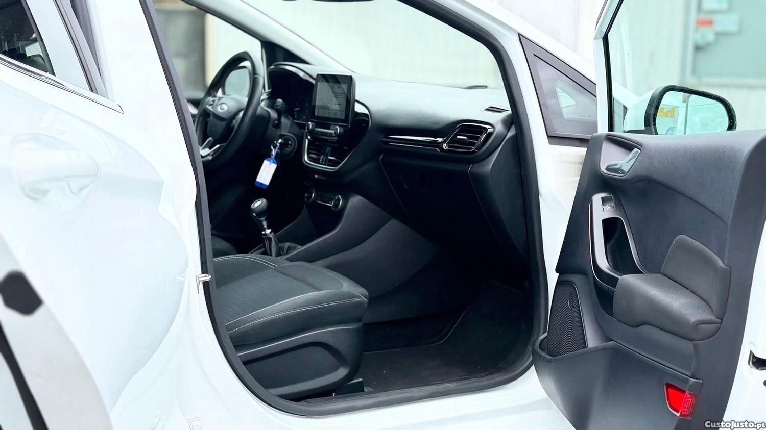Ford Fiesta 1.0 T EcoBoost Titanium — fotografia 9
