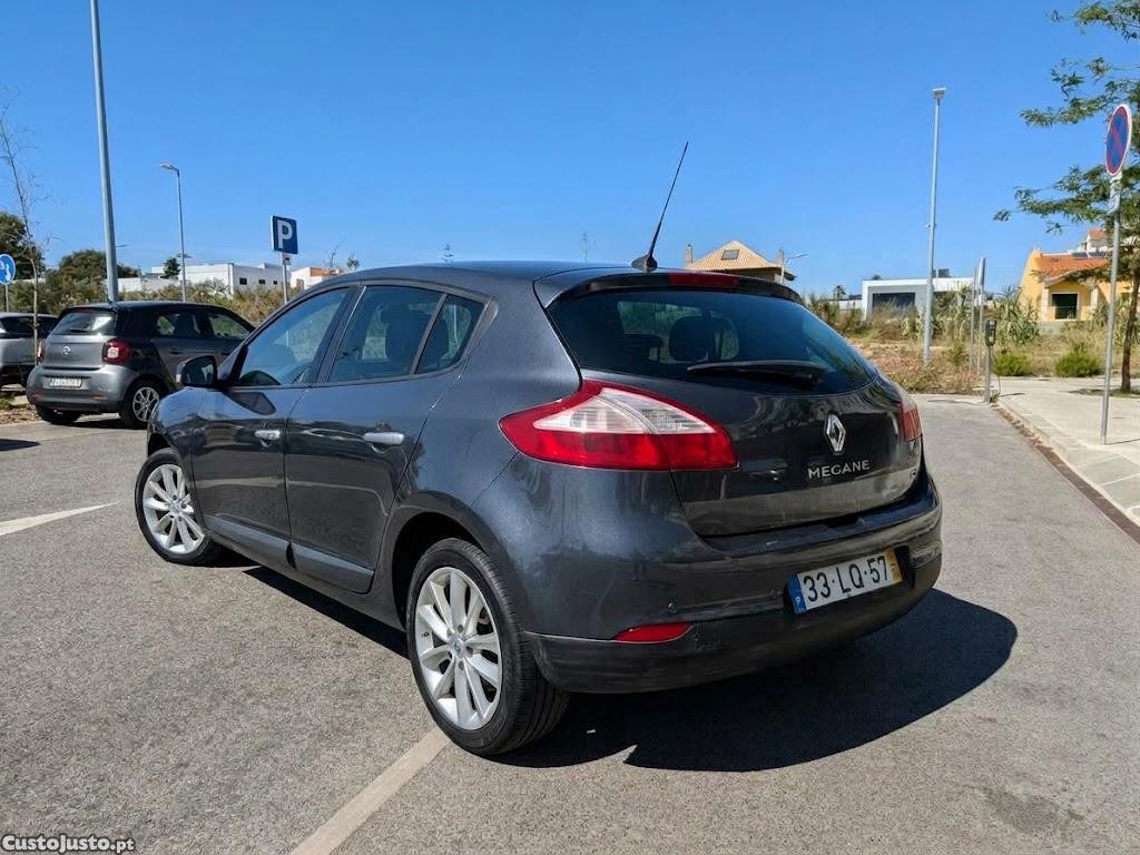 Renault Mégane 1.5dCi - 11 — photo 2