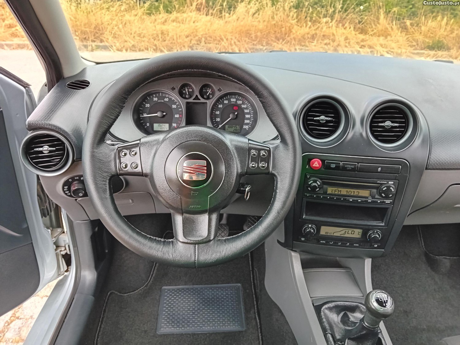 SEAT Ibiza 1.2i Sport — fotografia 4