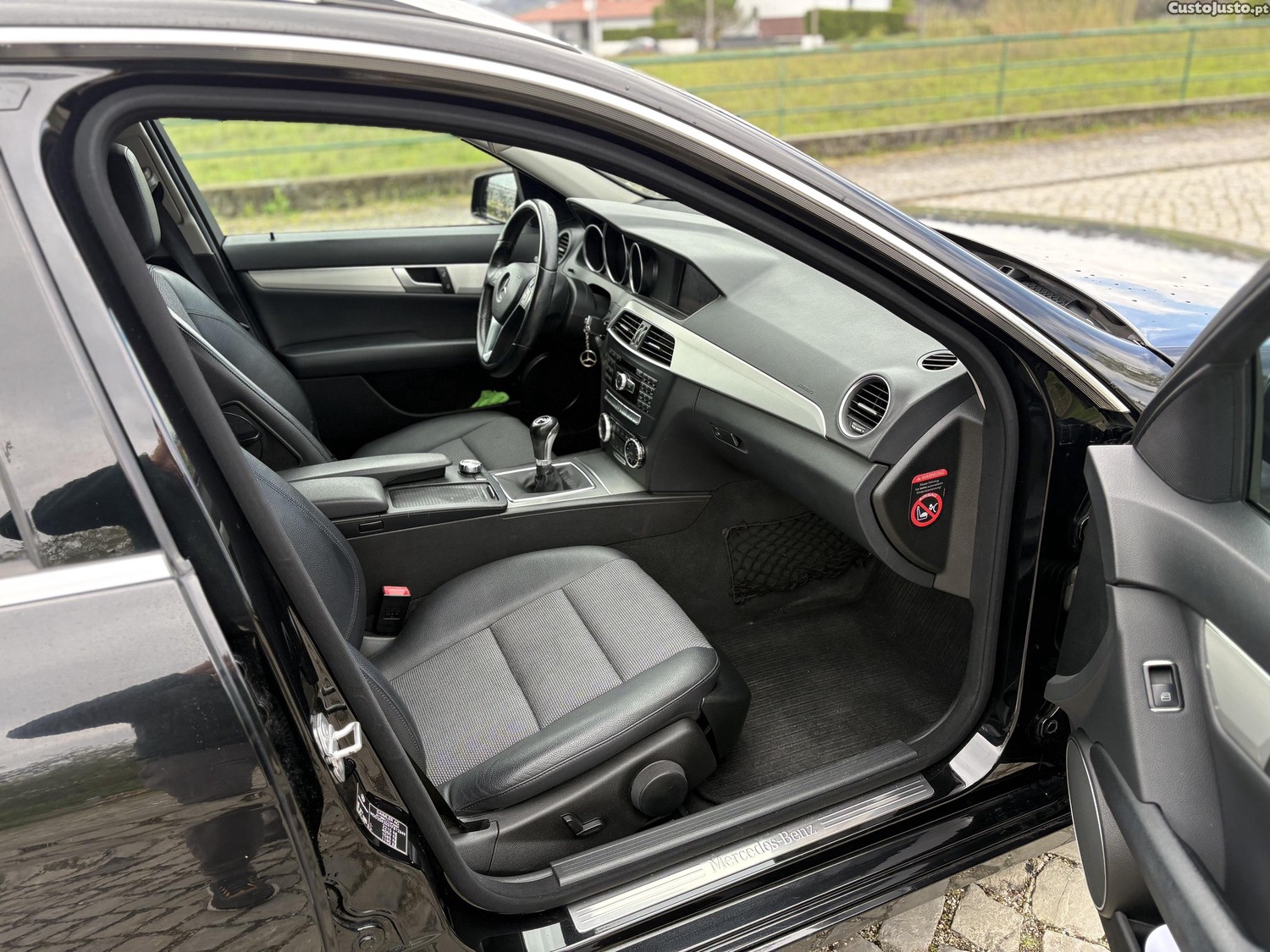 Mercedes-Benz C 250 W204 — fotografia 6